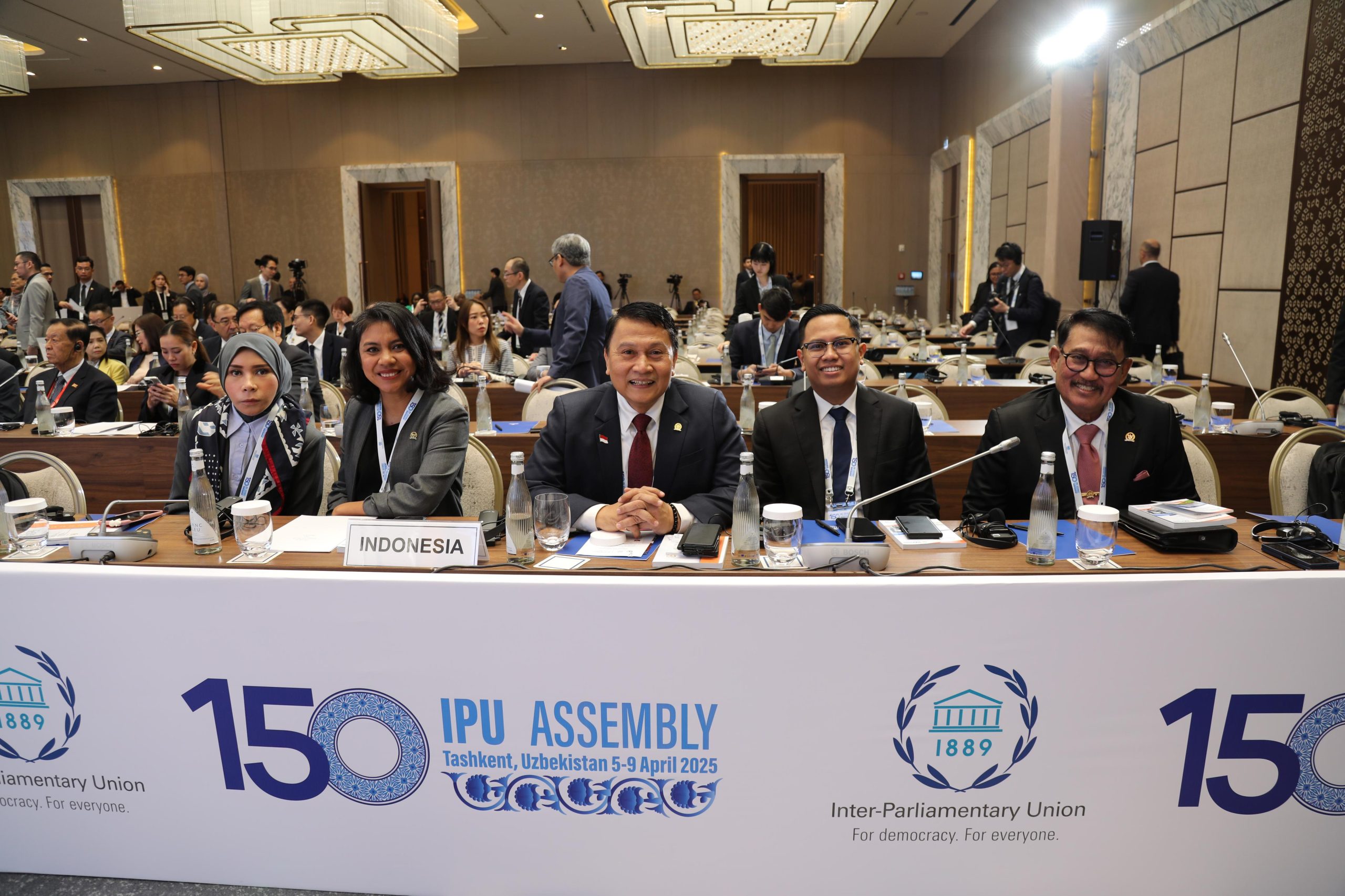 Wakil Ketua BKSAP DPR RI, Irine Yusiana Roba Putri (dua dari kiri), saat mengikuti Sidang ke-150 organisasi parlemen dunia IPU (Inter Parliamentary Union) di Tashkent, Uzbekistan. Foto: bksap/vel.