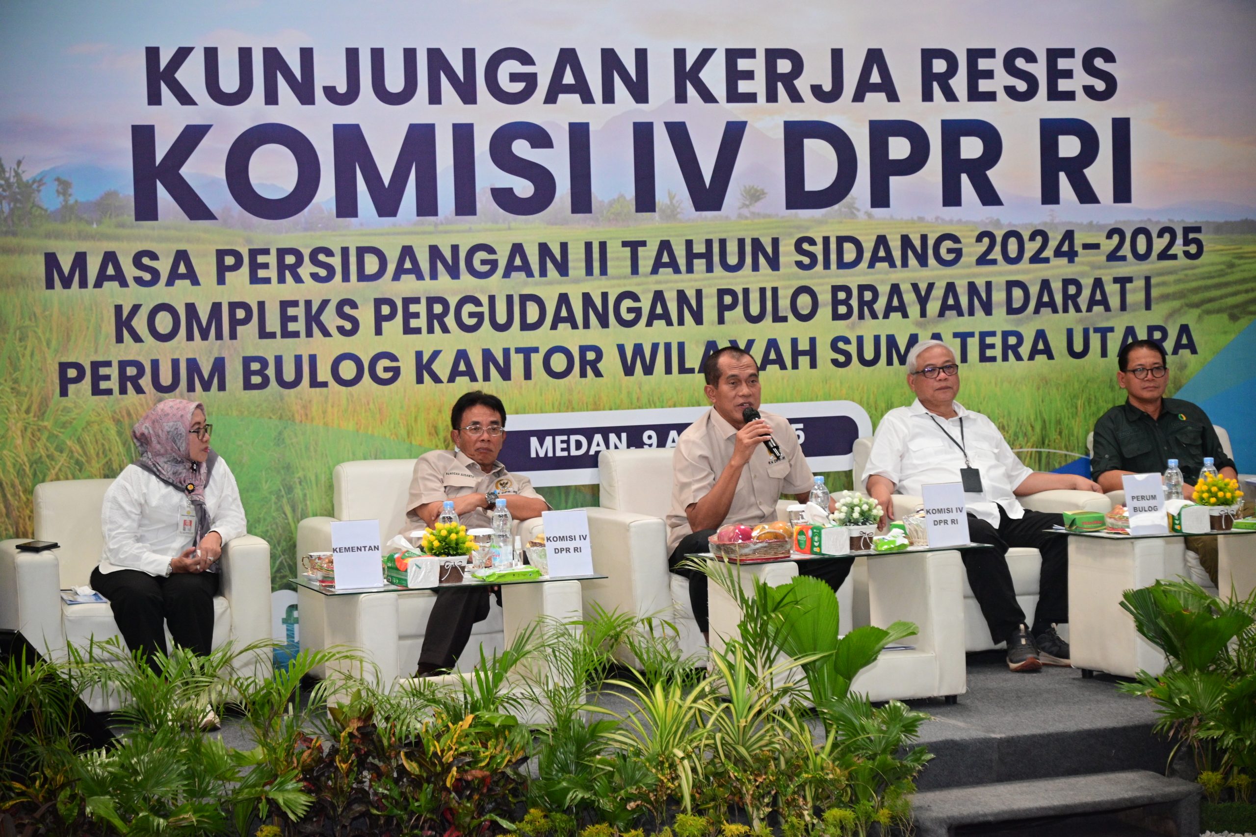 Wakil Ketua Komisi IV DPR RI, Abdul Kharis Almasyhari saat mengikuti kunjungan kerja reses Komisi IV DPR RI ke Kota Medan, Sumatera Utara, Rabu (9/4/2025). Foto : Hans/Andri.