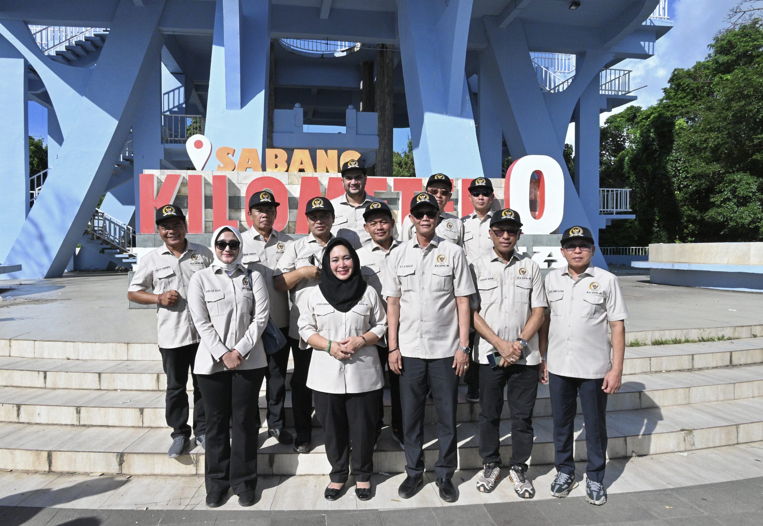 Anggota Komisi IV DPR RI, Slamet, dalam foto bersama saat Kunker Reses Komisi IV DPR RI ke Aceh. Foto: Hanum/vel.
