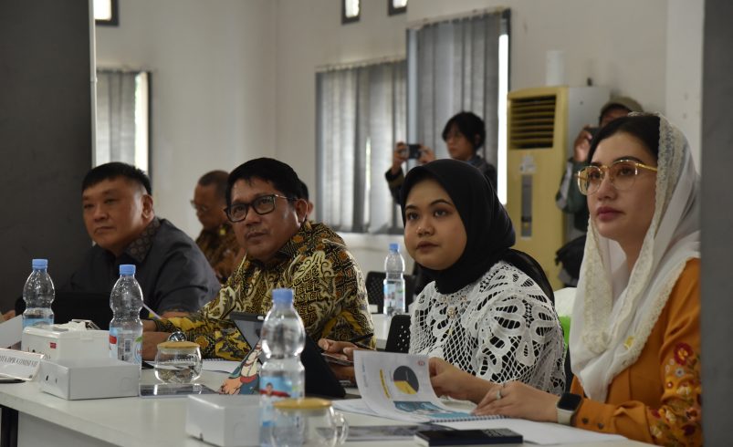 Anggota Komisi VII dari Fraksi Golkar, Beniyanto, saat mengikuti Kunjungan Kerja Reses Komisi VII ke Sidoarjo, Jawa Timur, Senin (14/4/2025). Foto: Aaron/vel.