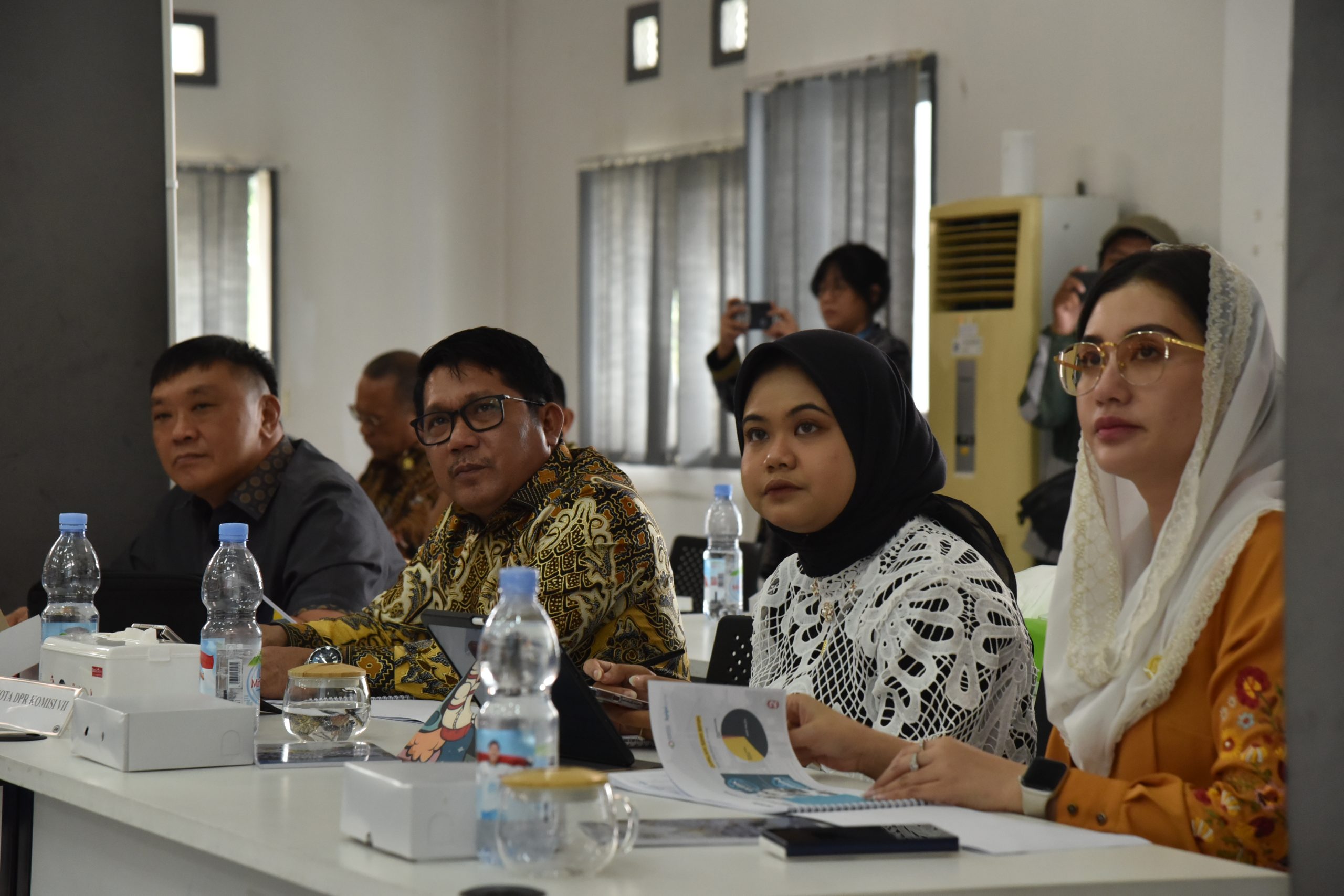 Anggota Komisi VII dari Fraksi Golkar, Beniyanto, saat mengikuti Kunjungan Kerja Reses Komisi VII ke Sidoarjo, Jawa Timur, Senin (14/4/2025). Foto: Aaron/vel.