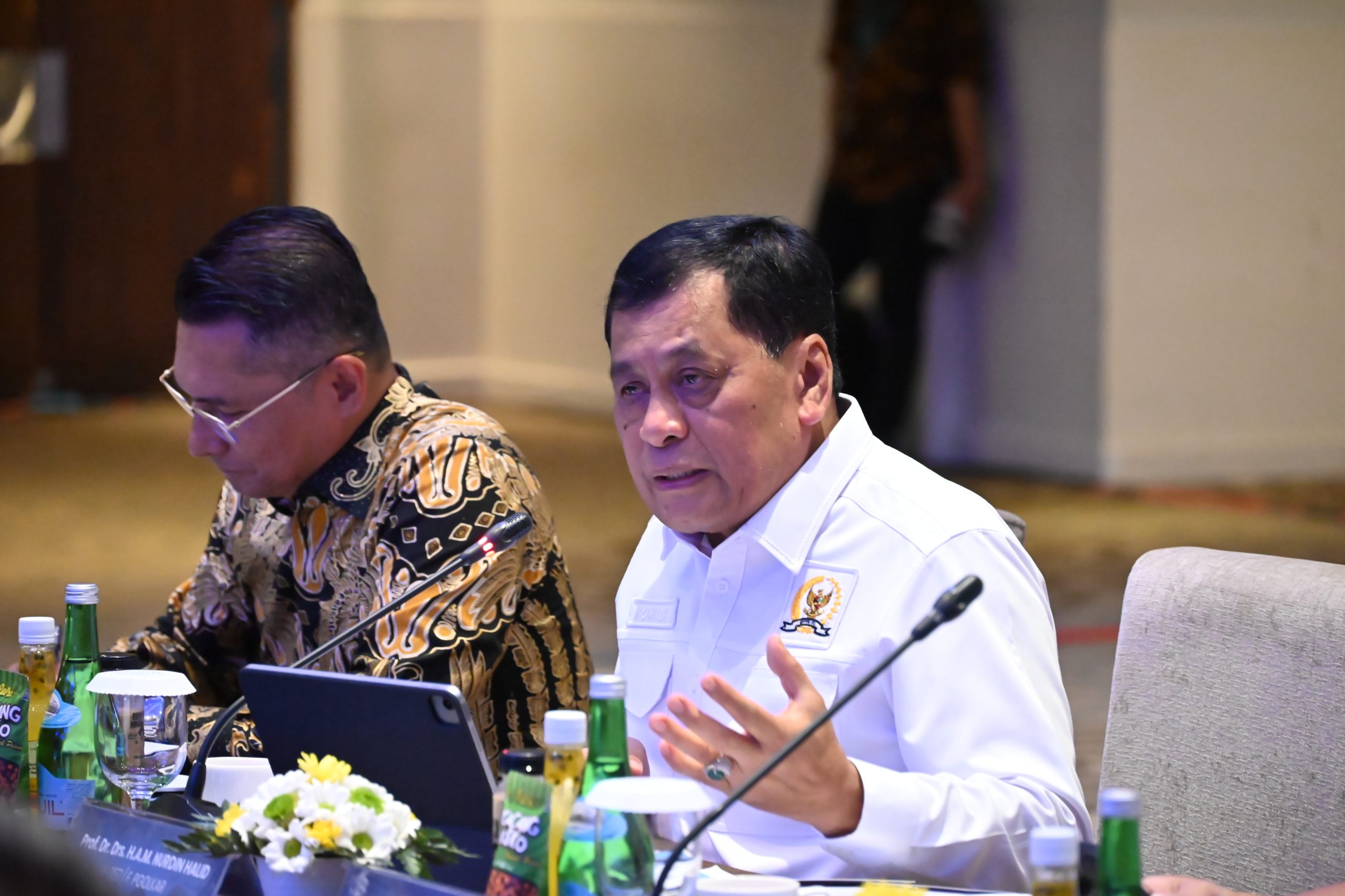 Wakil Ketua Komisi VI DPR RI H.A.M. Nurdin Halid saat memimpin Kunjungan Kerja Reses Komisi VI DPR RI di Makassar, Rabu (9/4/2025). Foto : Hira/Andri.