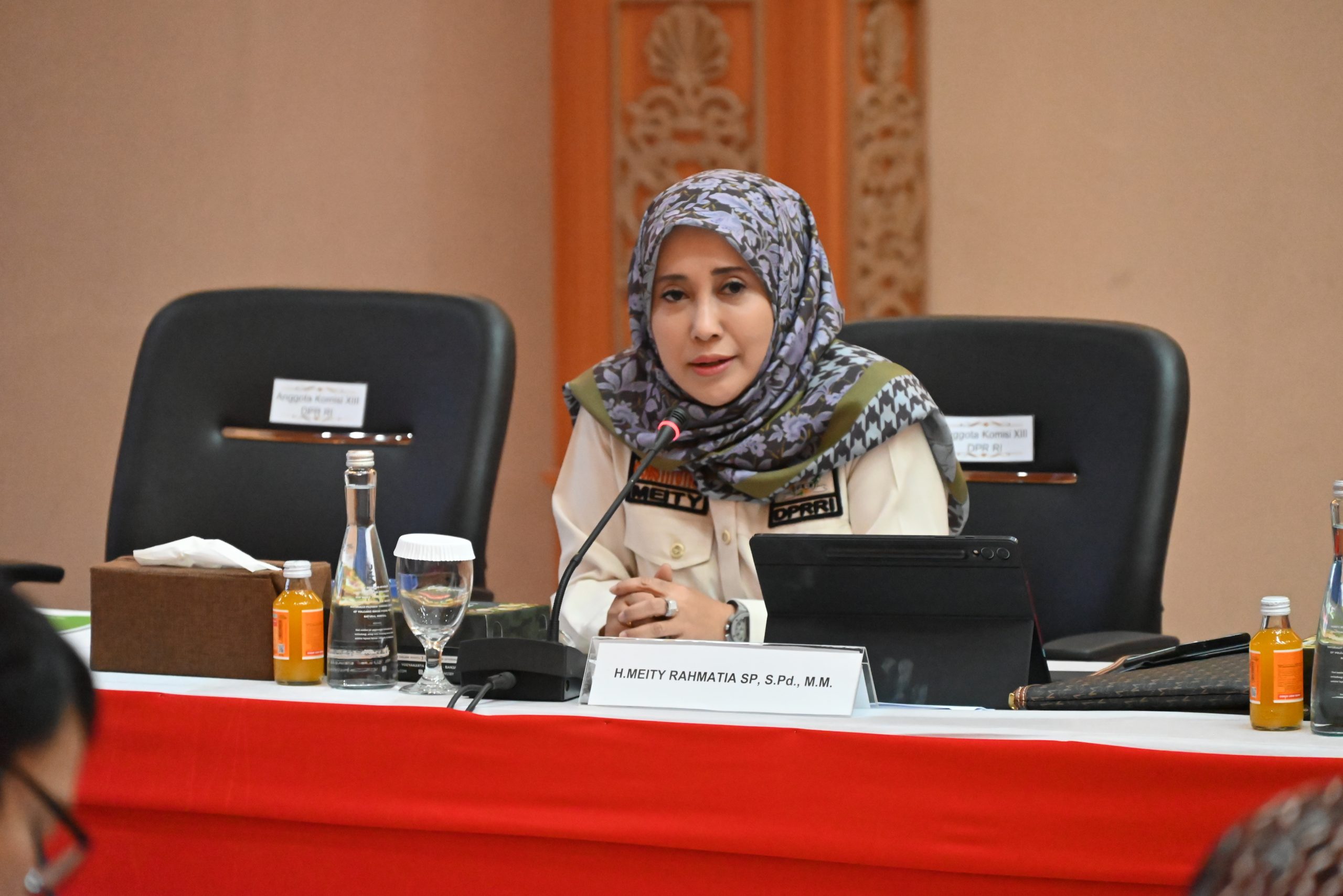 Anggota Komisi XIII DPR RI, Meity Rahmatia, saat mengikuti Kunjungan Kerja ke Kantor Wilayah Kementerian Hukum Provinsi Jawa Timur, Surabaya, Jawa Timur, Sabtu (26/04/2025). Foto: Estu/vel.
