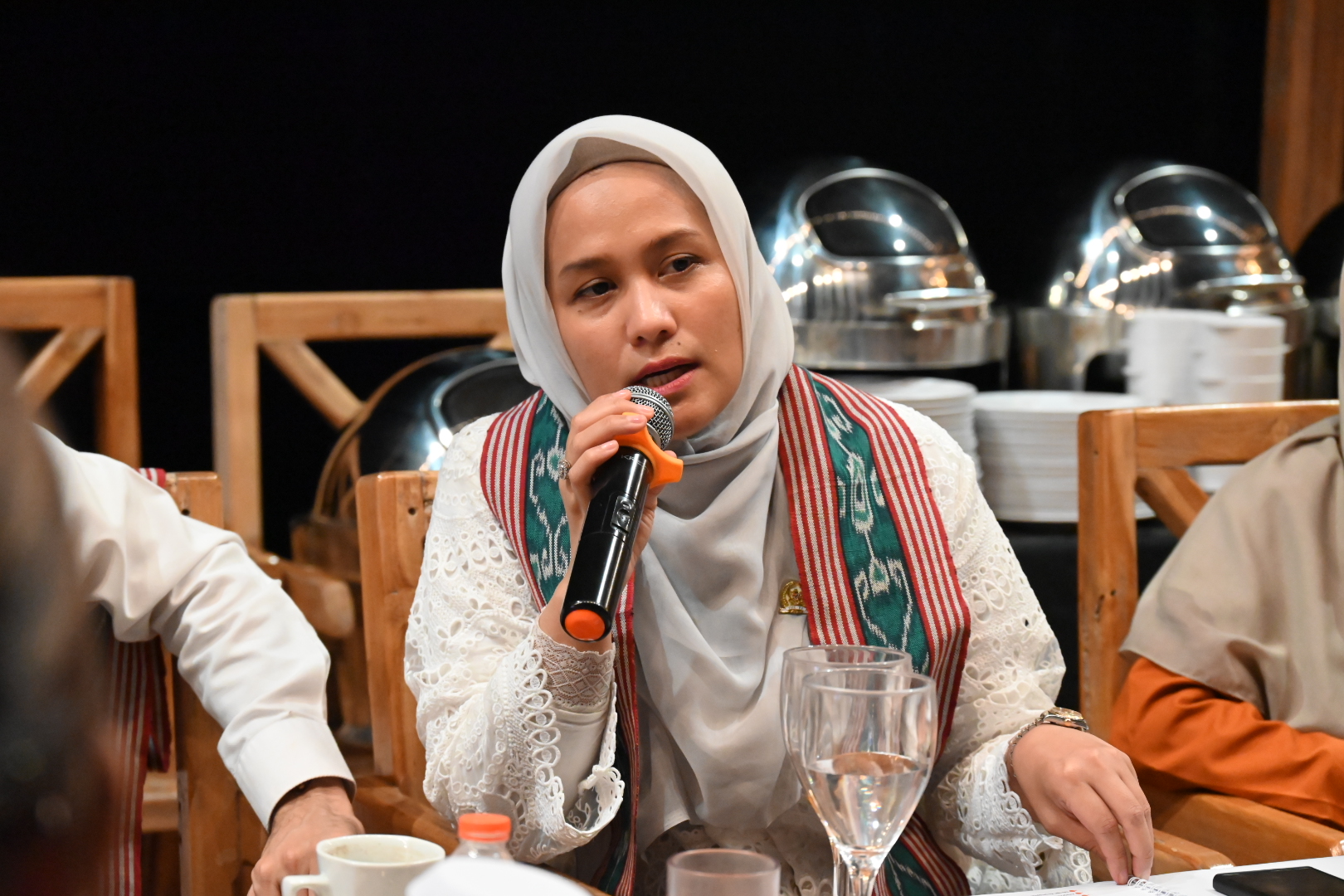 Anggota Komisi X DPR RI Karmila Sari dalam kunjungan kerja reses Komisi X DPR RI ke Provinsi Sulawesi Selatan, pada Kamis (10/4/2025). Foto : Tasya/Andri.