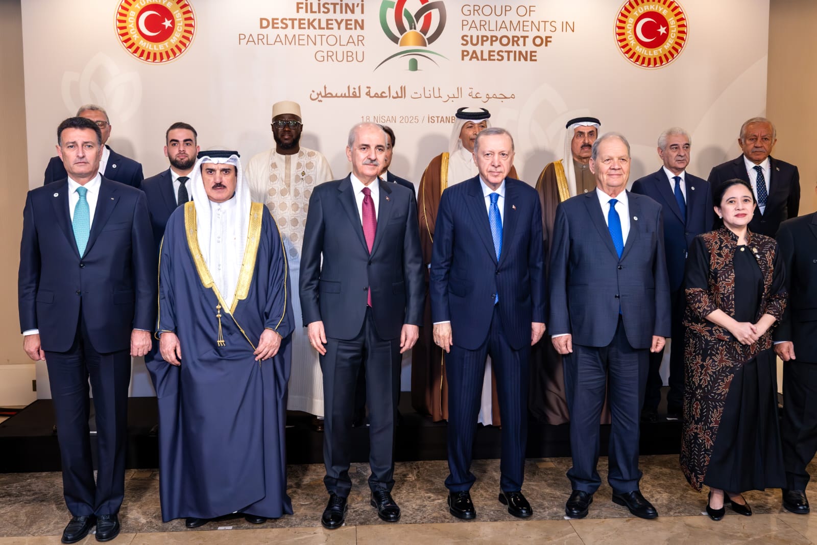 Ketua DPR RI Dr. (H.C) Puan Maharani saat menghadiri pertemuan kelompok parlemen negara-negara yang mendukung kemerdekaan Palestina atau The Group of Parliaments in support of Palestine, di Istanbul, Turki, Jumat (18/4/2025). Foto: Ist/vel.