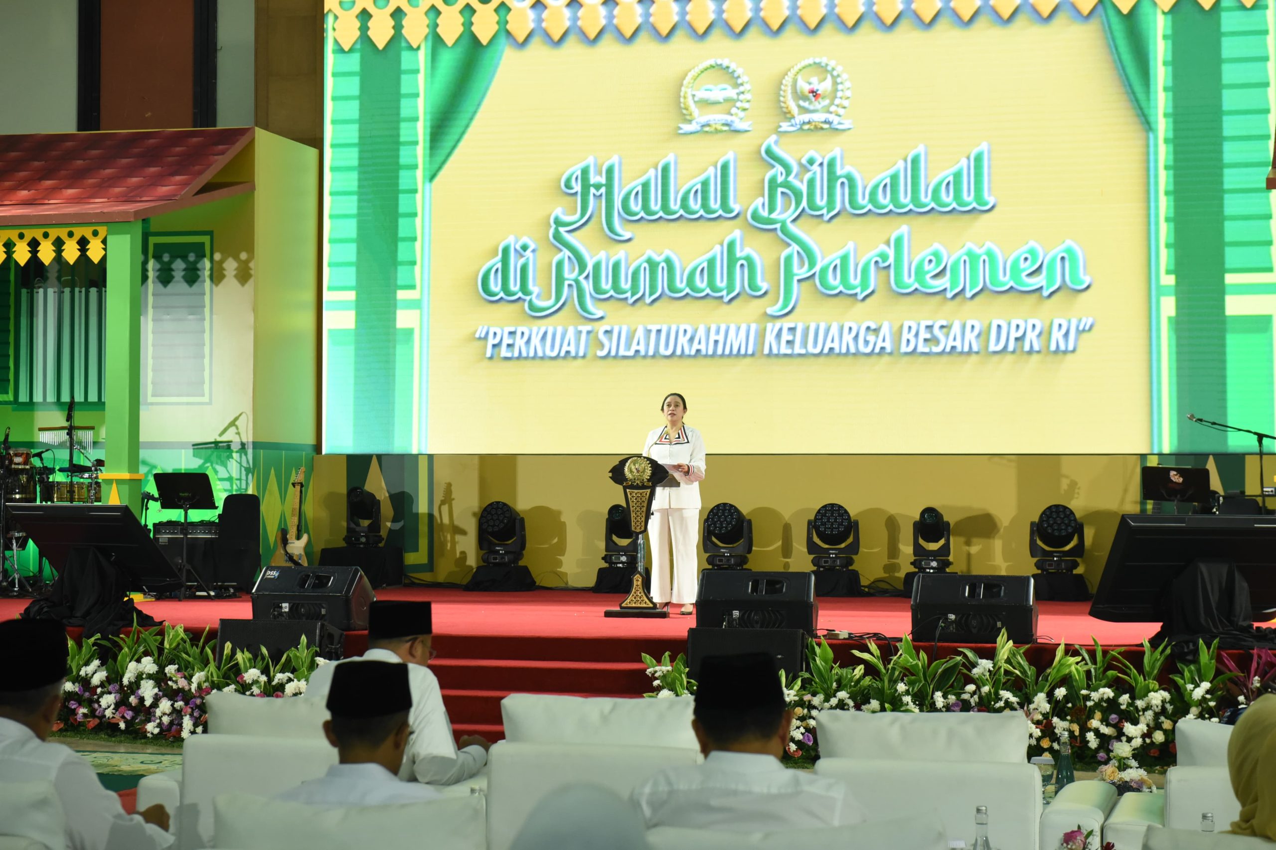 Ketua DPR RI Dr. (H.C) Puan Maharani, saat menyampaikan pesan dalam momen halalbihalal bersama keluarga besar DPR RI di Kompleks Parlemen, Senayan, Jakarta, Senin (14/4/2025). Foto: Jaka/vel.