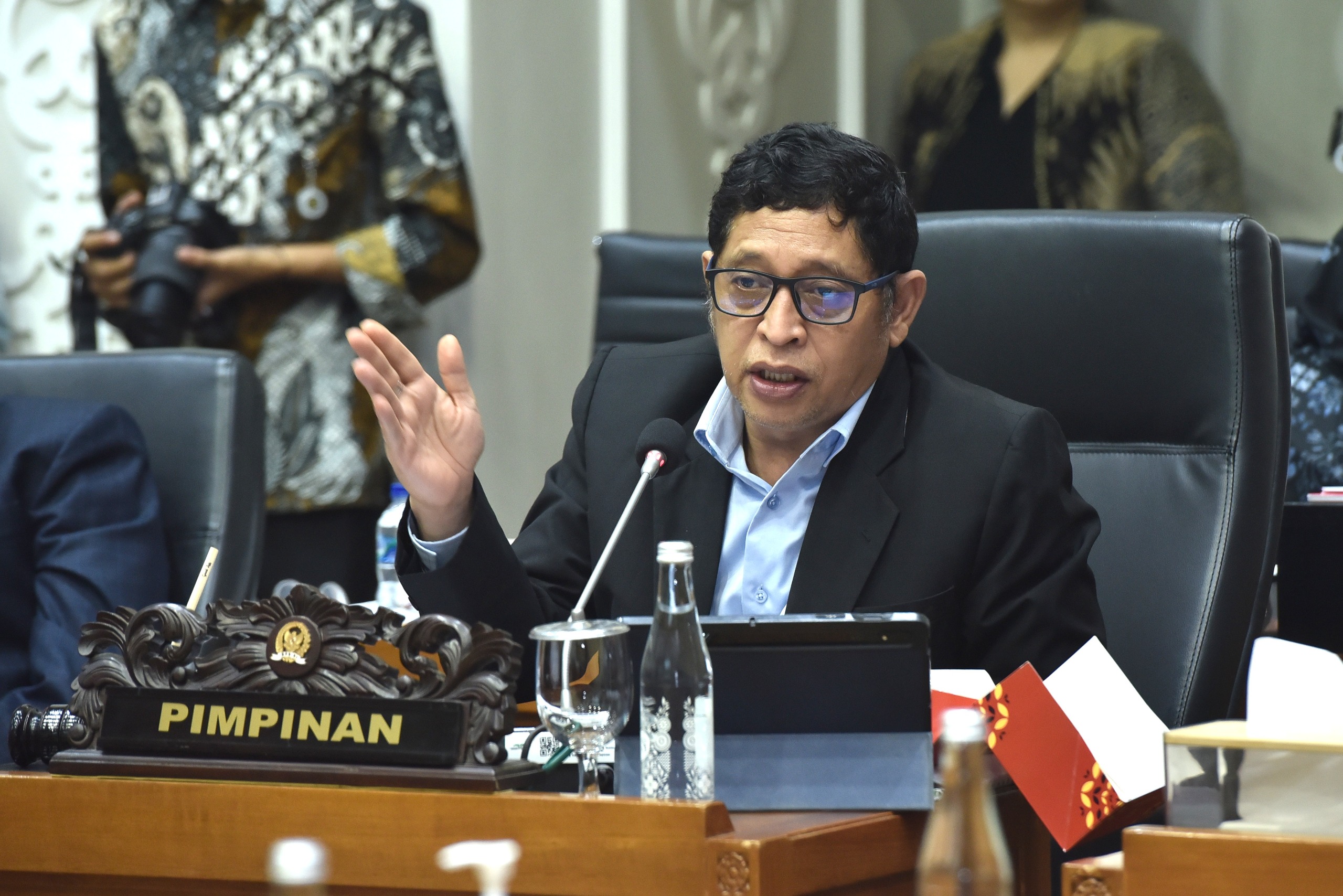 Ketua Baleg DPR RI, Bob Hasan, saat rapat pleno dan rapat dengar pendapat Baleg DPR RI bersama BI, OJK, Bank Mandiri, BRI, dan BCA di Gedung Nusantara I DPR RI, Senayan, Jakarta, Senin (28/4/2025). Foto: Geraldi/vel.