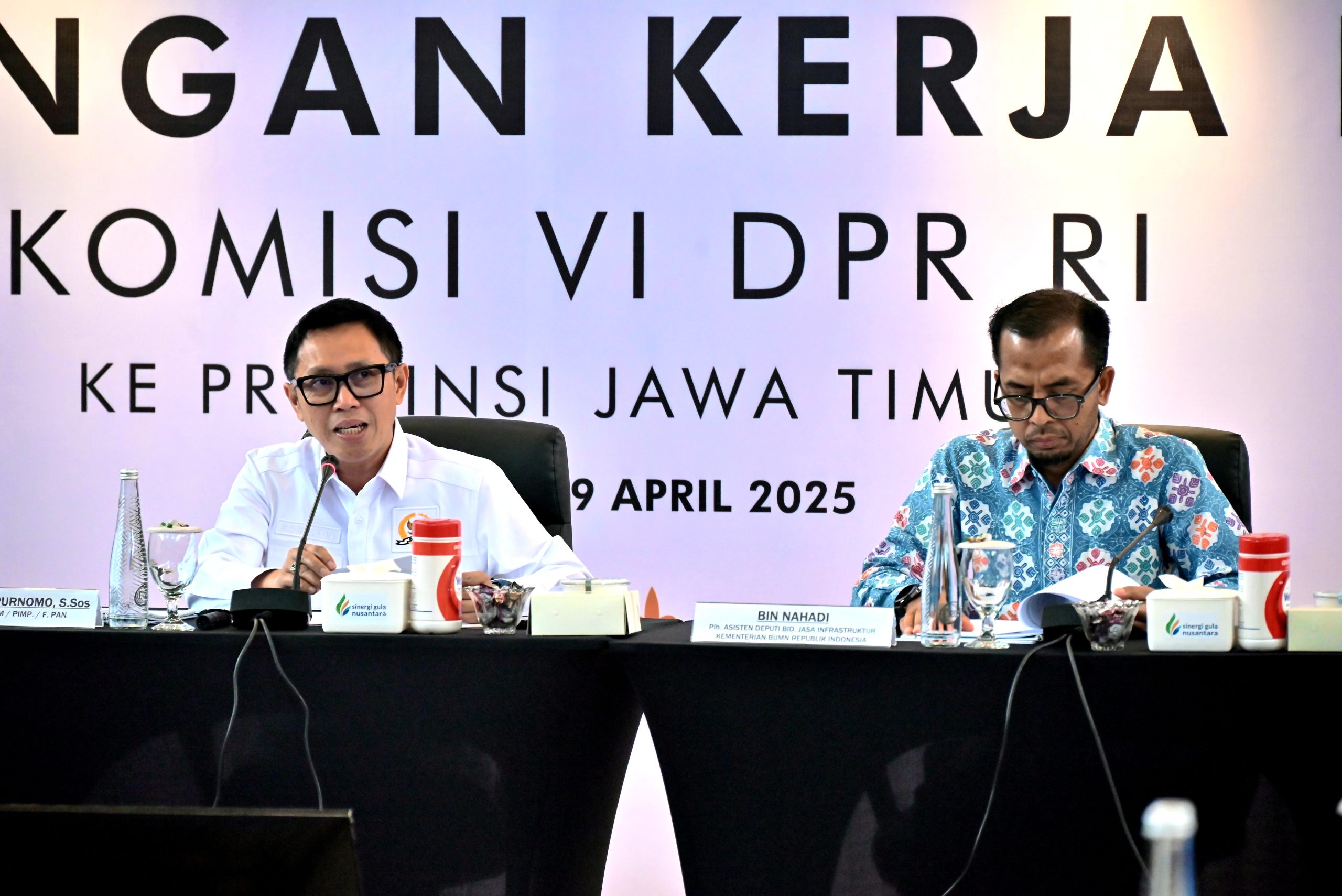 Ketua Komisi VI DPR Eko Hendro Purnomo dalam pertemuan Komisi VI DPR RI dengan para direksi BUMN bidang perkebunan, kehutanan, dan transportasi di Surabaya, Jawa Timur, Rabu (9/4/2025). Foto : Husen/Andri.