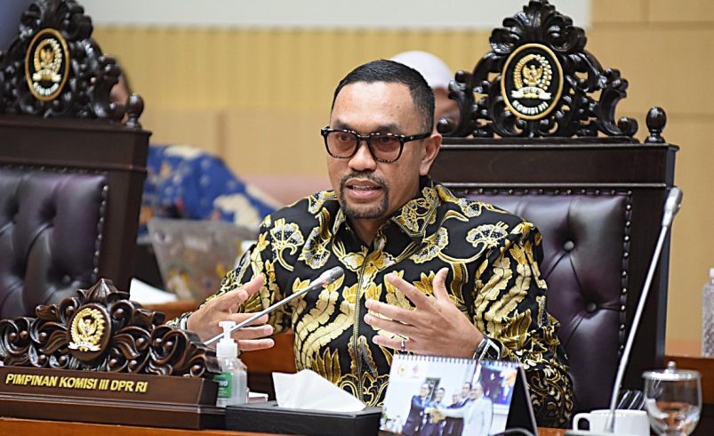 Wakil Ketua Komisi III DPR RI Ahmad Sahroni saat memimpin RDPU Komisi III di Gedung Nusantara II, DPR RI, Senayan, Jakarta, Senin (21/4/2025). Foto : Devi/Andri.