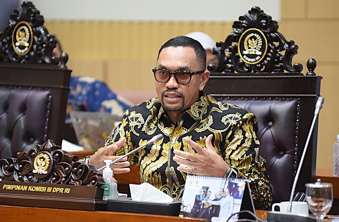 Wakil Ketua Komisi III DPR RI Ahmad Sahroni saat memimpin RDPU Komisi III di Gedung Nusantara II, DPR RI, Senayan, Jakarta, Senin (21/4/2025). Foto : Devi/Andri.