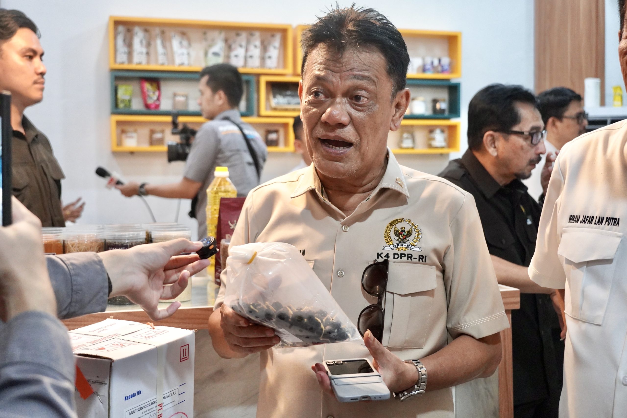 Anggota Komisi IV DPR RI, Herry Dermawan saat melakukan kunjungan reses di Provinsi Sumatera Selatan (Palembang), (09/04/2025). Foto : Upi/Andri.