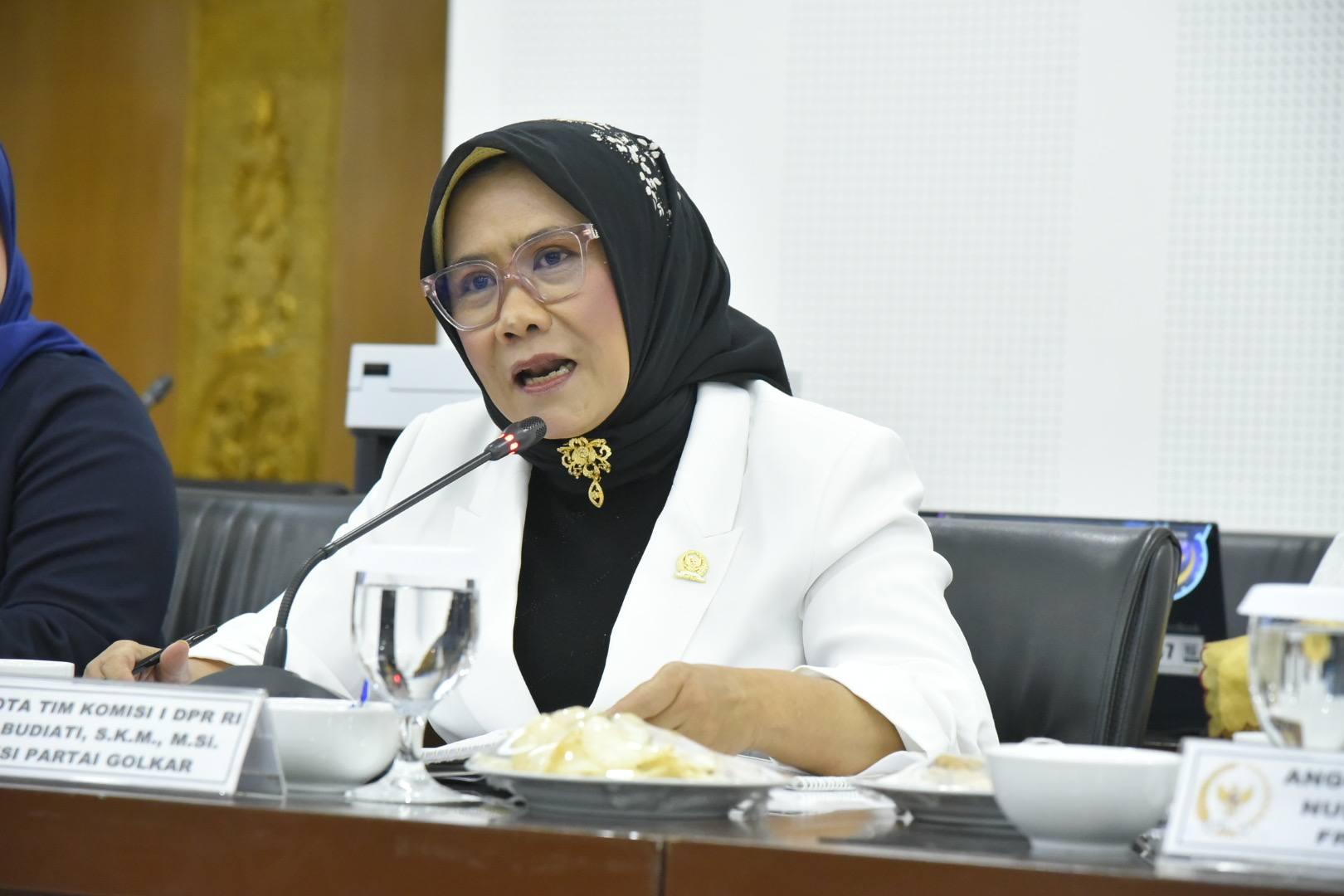 Anggota Komisi I DPR RI Elita Budiati, saat mengikuti Kunjungan Kerja Reses Komisi I di Seskoad Bandung, Jawa Barat, Selasa (15/04/2025). Foto: Dipa/vel.
