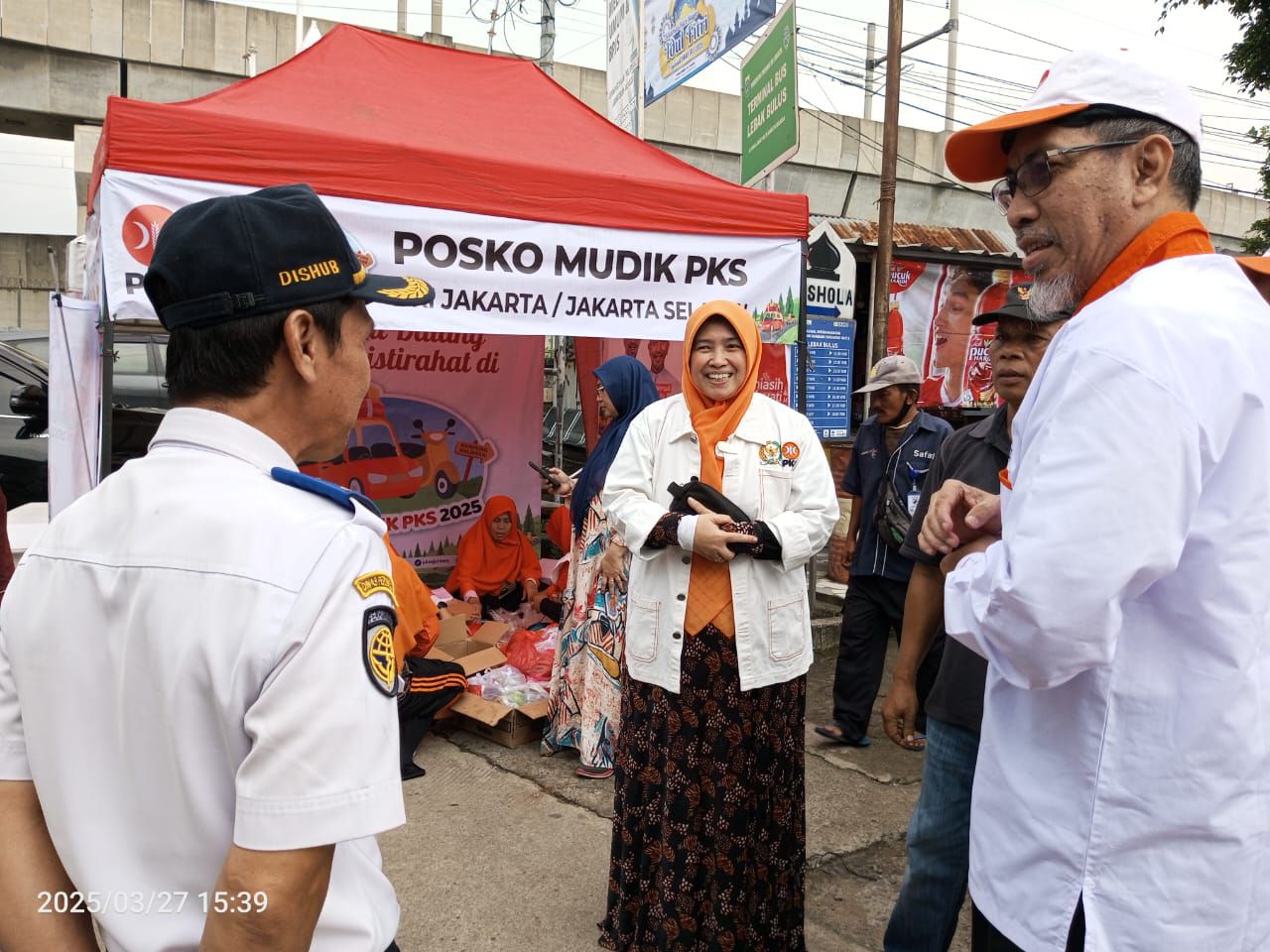 Anggota DPR RI dari Dapil Jakarta II Kurniasih Mufidayati, saat meninjau kelancaran Mudik Lebaran 2025 di Terminal Lebak Bulus, Jakarta Selatan. Foto: Ist/vel.