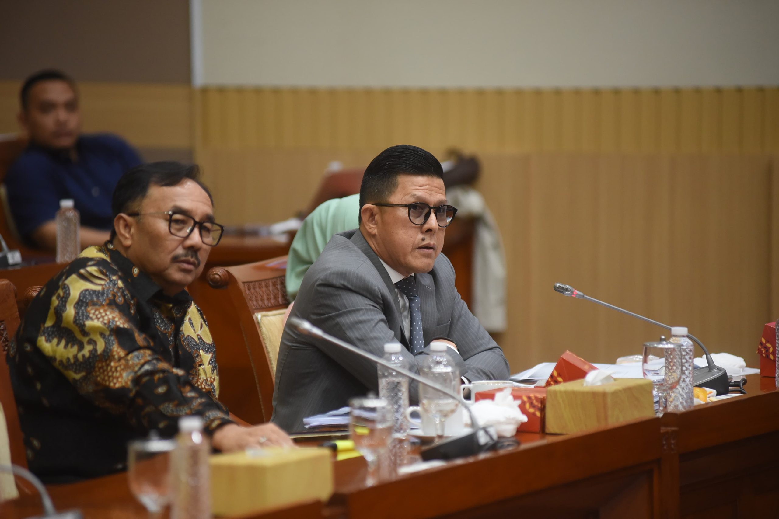 Anggota Komisi III DPR RI Soedeson Tandra saat agenda menerima pengaduan masyarakat terkait permasalahan tanah, di Gedung Nusantara II, Senayan, Jakarta, Rabu (7/5/2025). Foto: Dep/vel.