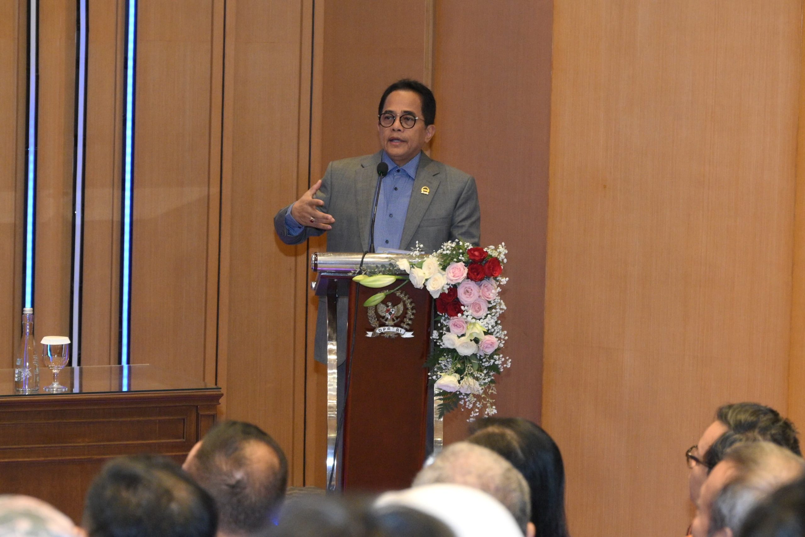 Sekretaris Jenderal (Sekjen) DPR RI Indra Iskandar saat menyampaikan pidato dalam agenda agenda peluncuran resmi Nusantara SuperApp di Gedung Nusantara, DPR RI, Senayan, Jakarta, Kamis (8/5/2025). Foto: Farhan/vel.