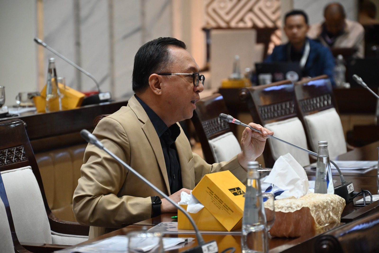 Anggota Komisi XI DPR RI, Marwan Cik Hasan, saat RDP Komisi XI DPR dengan Dirjen Pajak di Ruang Komisi XI DPR, Senayan, Jakarta, Rabu (7/5/2025). Foto: Prima/vel.