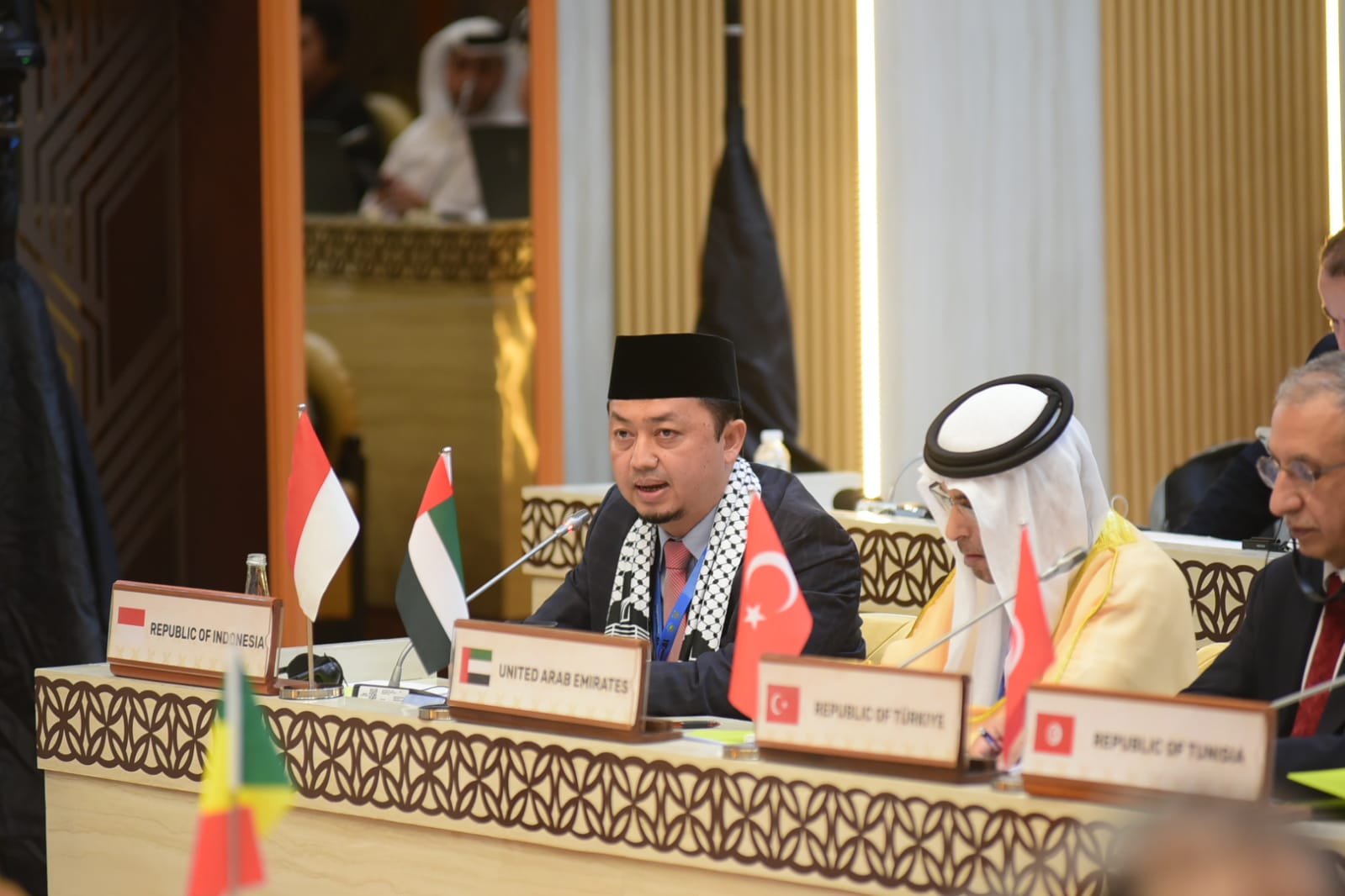 Ketua Delegasi Grup Kerja Sama Bilateral (GKSB) DPR RI untuk Palestina, Syahrul Aidi Maazat, saat mengikuti 13th Meeting of the Permanent Committee on Palestine dalam Konferensi ke-19 Parliamentary Union of the OIC Member States (PUIC) di Gedung Nusantara, DPR RI, Senayan, Jakarta, Senin (12/5/2025). Foto: Oji/vel.