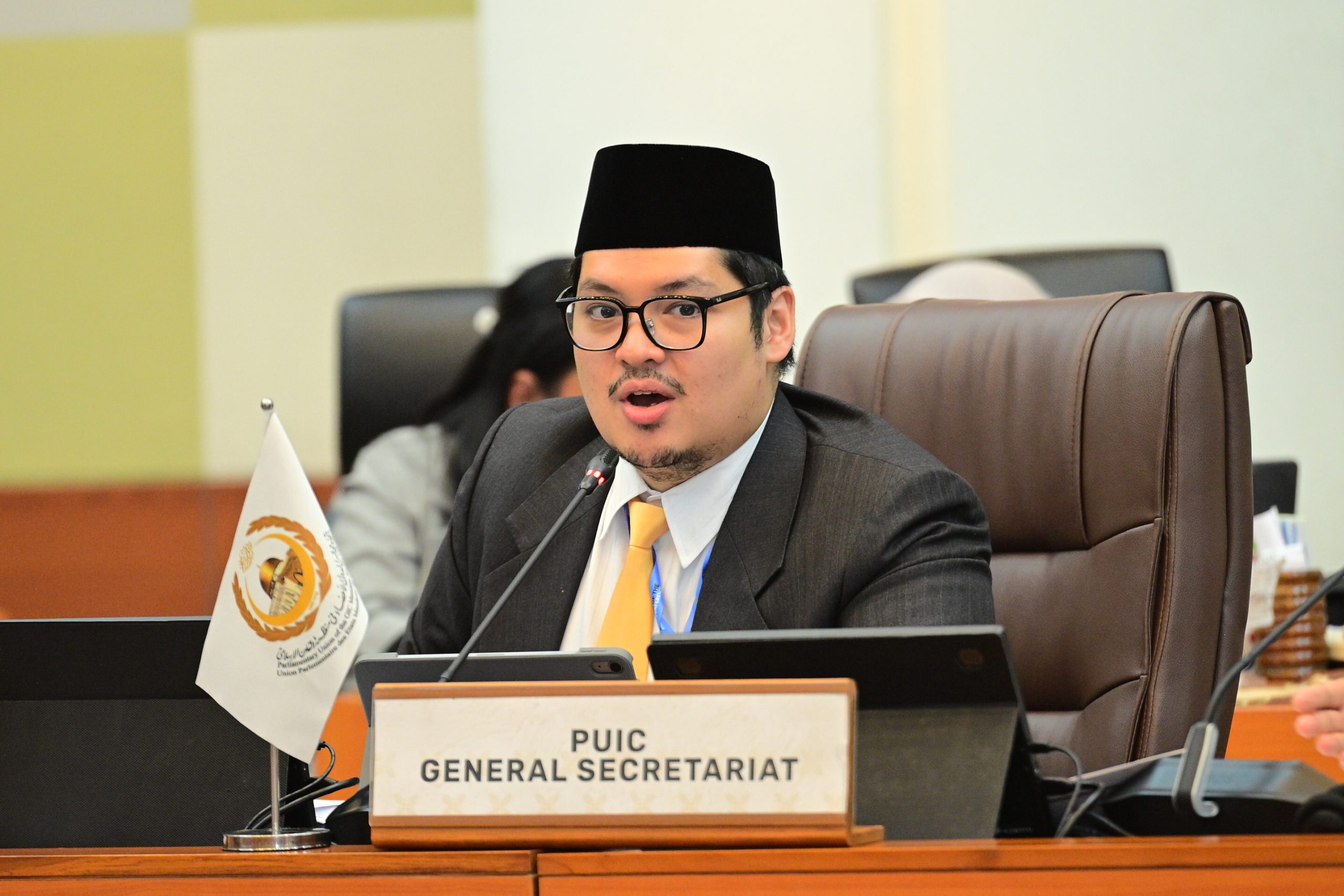 Wakil Ketua Badan Kerja Sama Antar-Parlemen (BKSAP) DPR RI, Ravindra Airlangga, dalam pertemuan 19th Session of the Parliamentary Union of the OIC Member States Conference PUIC Consultation Meeting of the Asian Group yang diselenggarakan di Gedung Nusantara, DPR RI, Senayan, Jakarta, Selasa (13/5/2025). Foto: Farhan/vel.