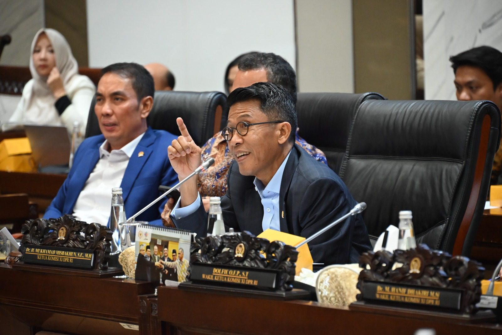 Ketua Komisi XI DPR RI, Mukhamad Misbakhun, saat Rapat Dengar Pendapat (RDP) antara Komisi XI DPR RI dengan Direktur Jenderal Pajak Suryo Utomo yang berlangsung di Gedung Nusantara I, DPR RI, Senayan, di Jakarta, Rabu (7/5/2025). Foto: Prima/vel.