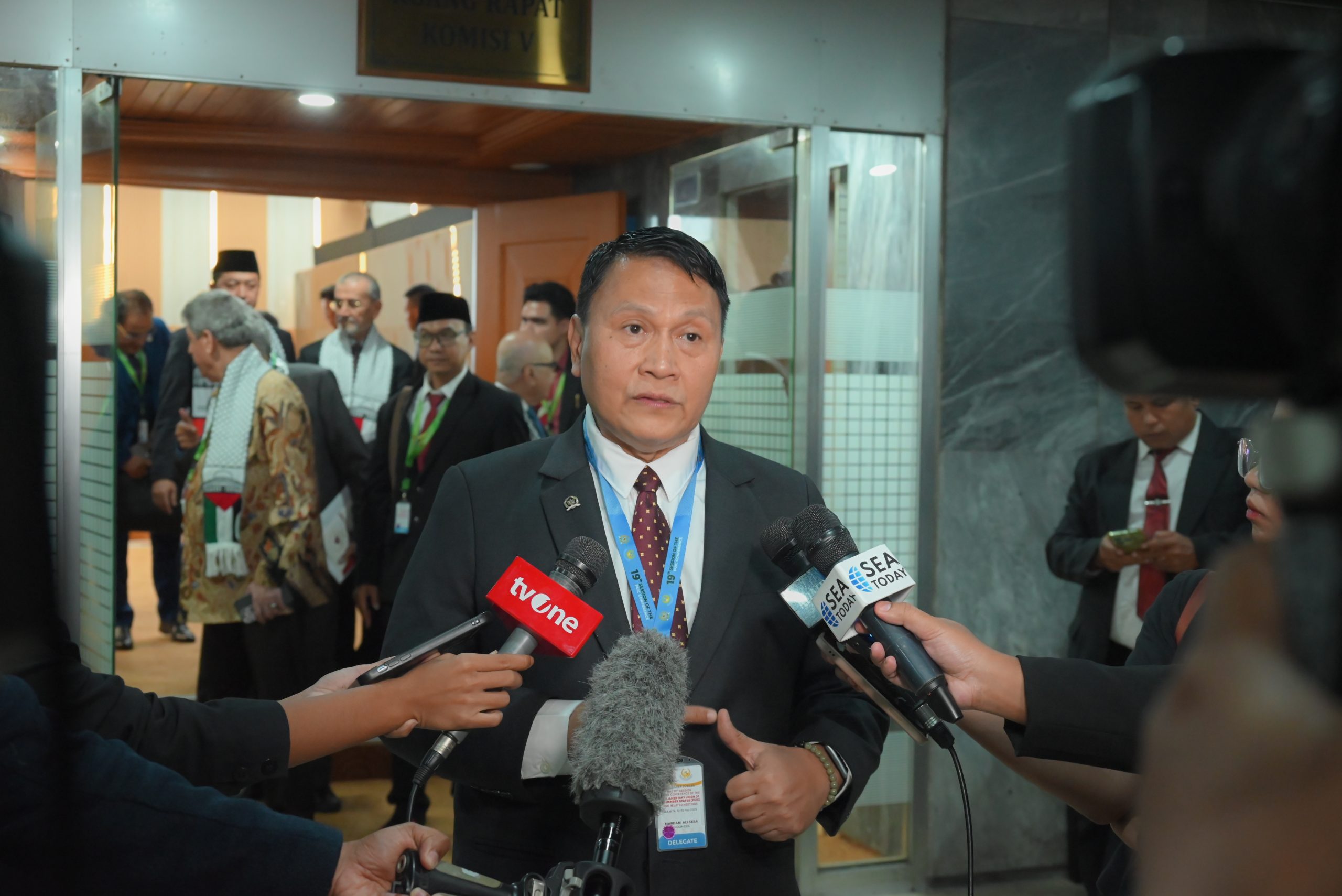 Ketua Badan Kerja Sama Antar Parlemen (BKSAP) DPR RI, Mardani Ali Sera Mardani di sela-sela Konferensi ke-19 Persatuan Parlemen Negara Anggota Organisasi Kerjasama Islam (OKI) atau Parliamentary Union of the OIC Member States (PUIC) di Gedung DPR, Kompleks Parlemen, Senayan, Jakarta, Senin (12/5/2025). Foto : Tari/Andri.