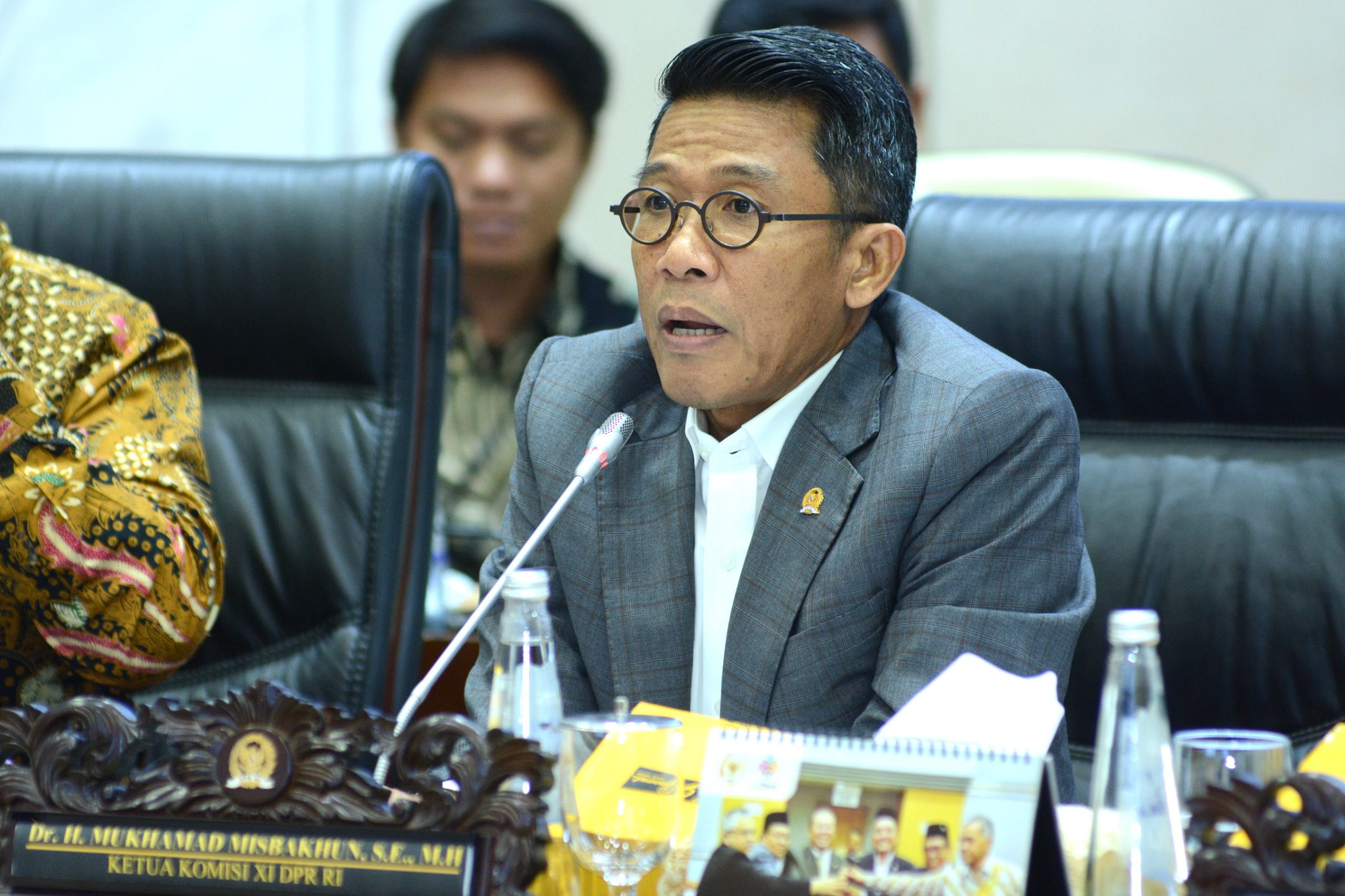 Ketua Komisi XI DPR RI Mukhamad Misbakhun dalam RDP dengan Dirjen Bea Cukai dan Kepala BKF Kementerian Keuangan di Gedung Nusantara I, DPR RI, Senayan, Jakarta, Senin (19/5/2025). Foto : Geral/Andri.