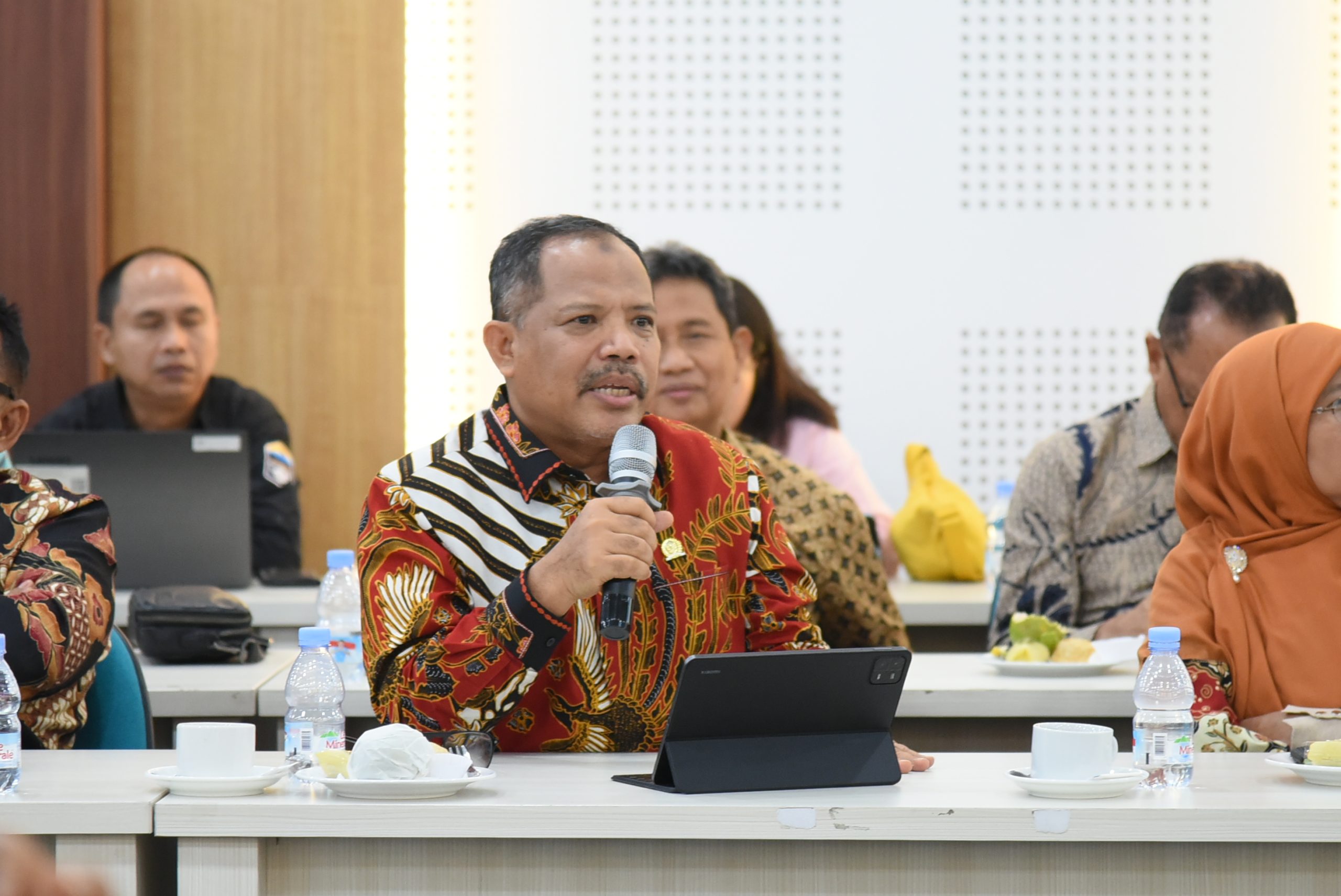 Anggota Komisi IV DPR RI, Johan Rosihan, saat mengikuti Kunjungan Kerja Spesifik (Kunspek) Komisi IV DPR ke Sleman, Provinsi Daerah Istimewa Yogyakarta (DIY), Kamis (8/5/2025). Foto: Ica/vel.