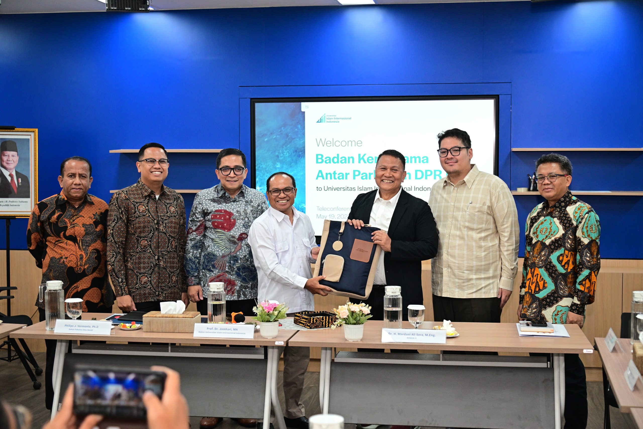 Ketua Badan Kerja Sama Antar-Parlemen (BKSAP) DPR RI Mardani Ali Sera usai kegiatan BKSAP Day di Universitas Islam Internasional Indonesia (UIII) di Depok, Provinsi Jawa Barat, Senin (19/5/2025). Foto: Farhan/vel.