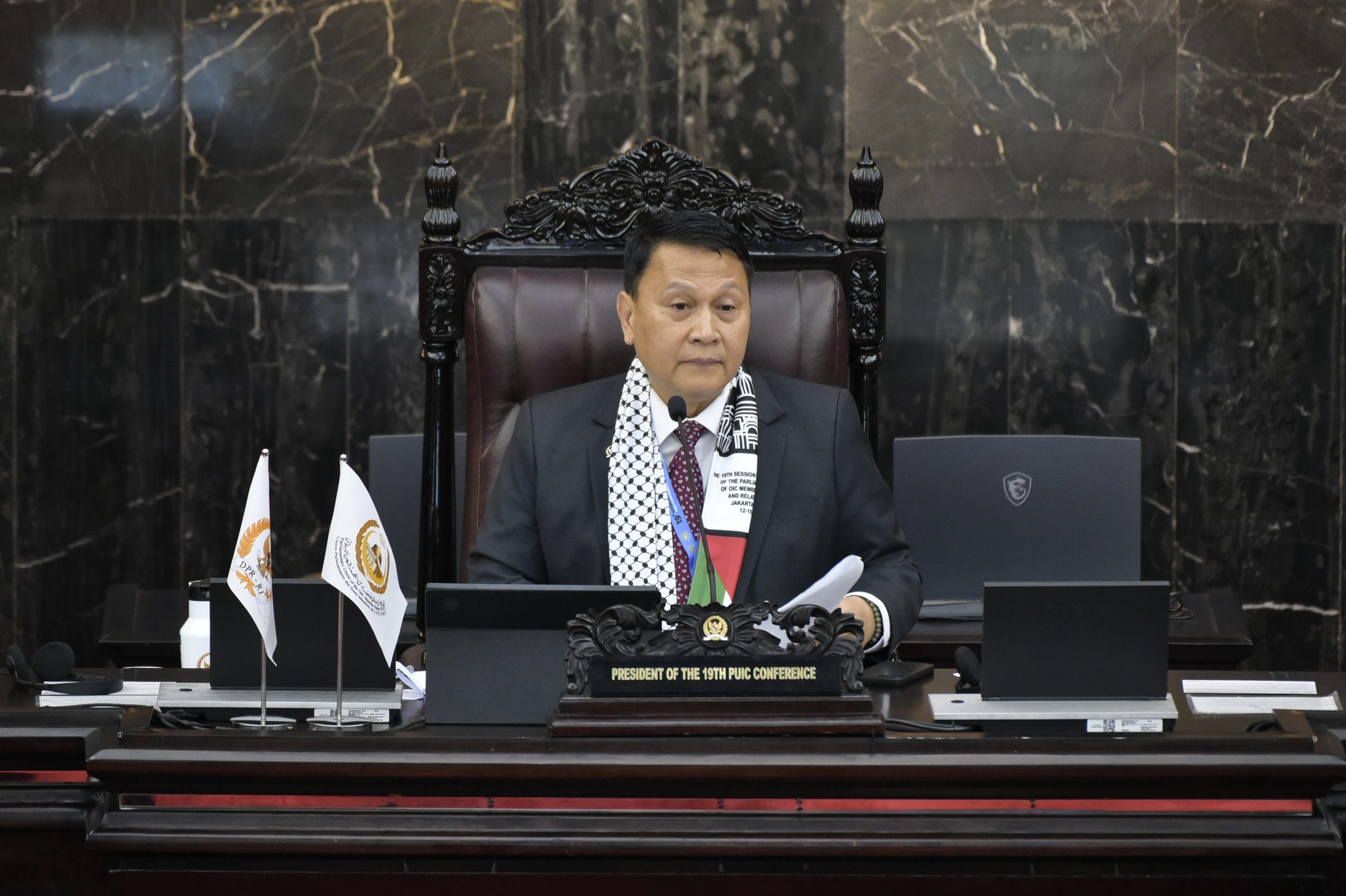 Ketua Badan Kerja Sama Antar-Parlemen (BKSAP) DPR RI, Mardani Ali Sera, saat memimpin 19th Session of the PUIC Conference di Gedung Nusantara II, Senayan, Jakarta, Kamis (15/5/2025). Foto: Munchen/vel.