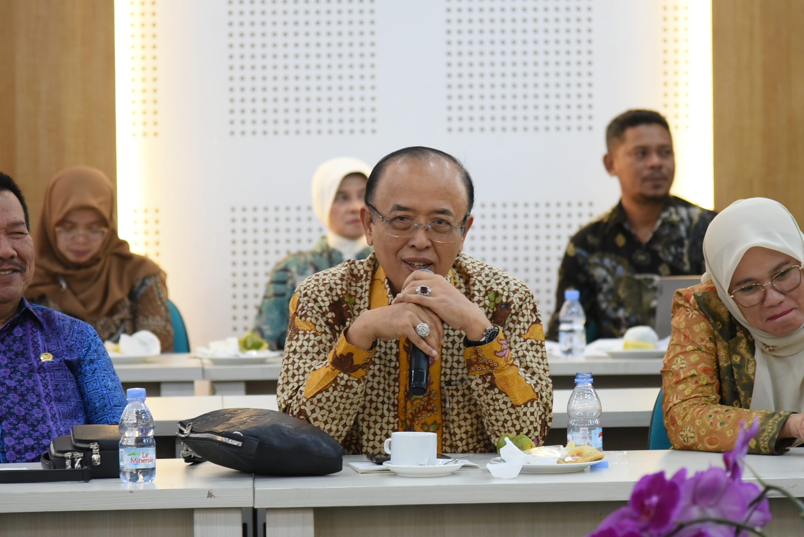 Anggota Komisi IV DPR RI, Darori Wonodipuro, saat mengikuti Kunjungan Kerja Spesifik (Kunspek) Komisi IV DPR ke Sleman, Provinsi Daerah Istimewa Yogyakarta (DIY), Kamis (8/5/2025). Foto: Ica/vel.