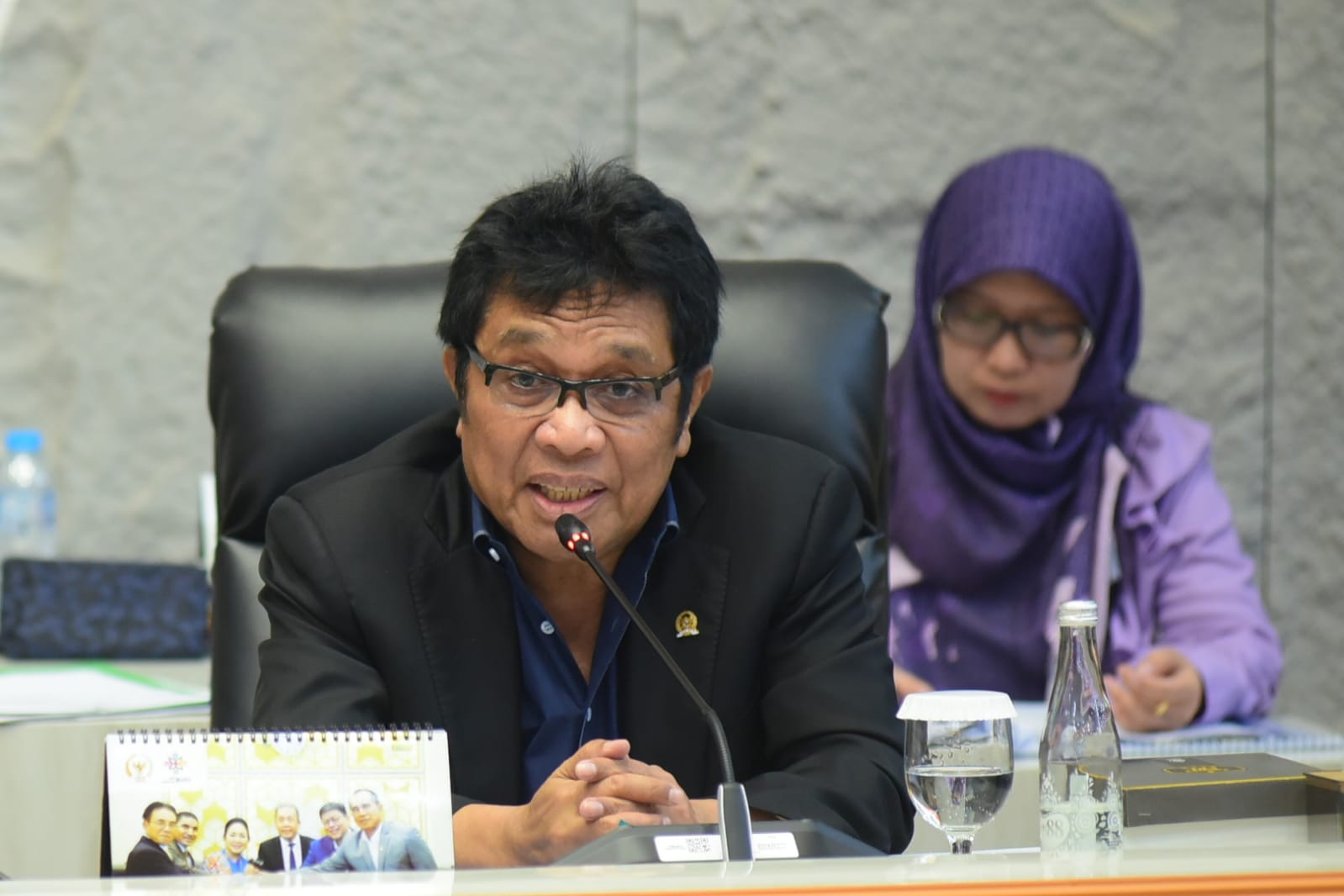 Wakil Ketua Komisi V DPR RI, Ridwan Bae, saat memimpin Rapat Kerja Komisi V DPR RI bersama Menteri Desa, Pembangunan Daerah Tertinggal, dan Transmigrasi serta Menteri Transmigrasi, di Gedung Nusantara, DPR RI, Senayan, Jakarta, Selasa (29/4/2025). Foto: Oji/vel.