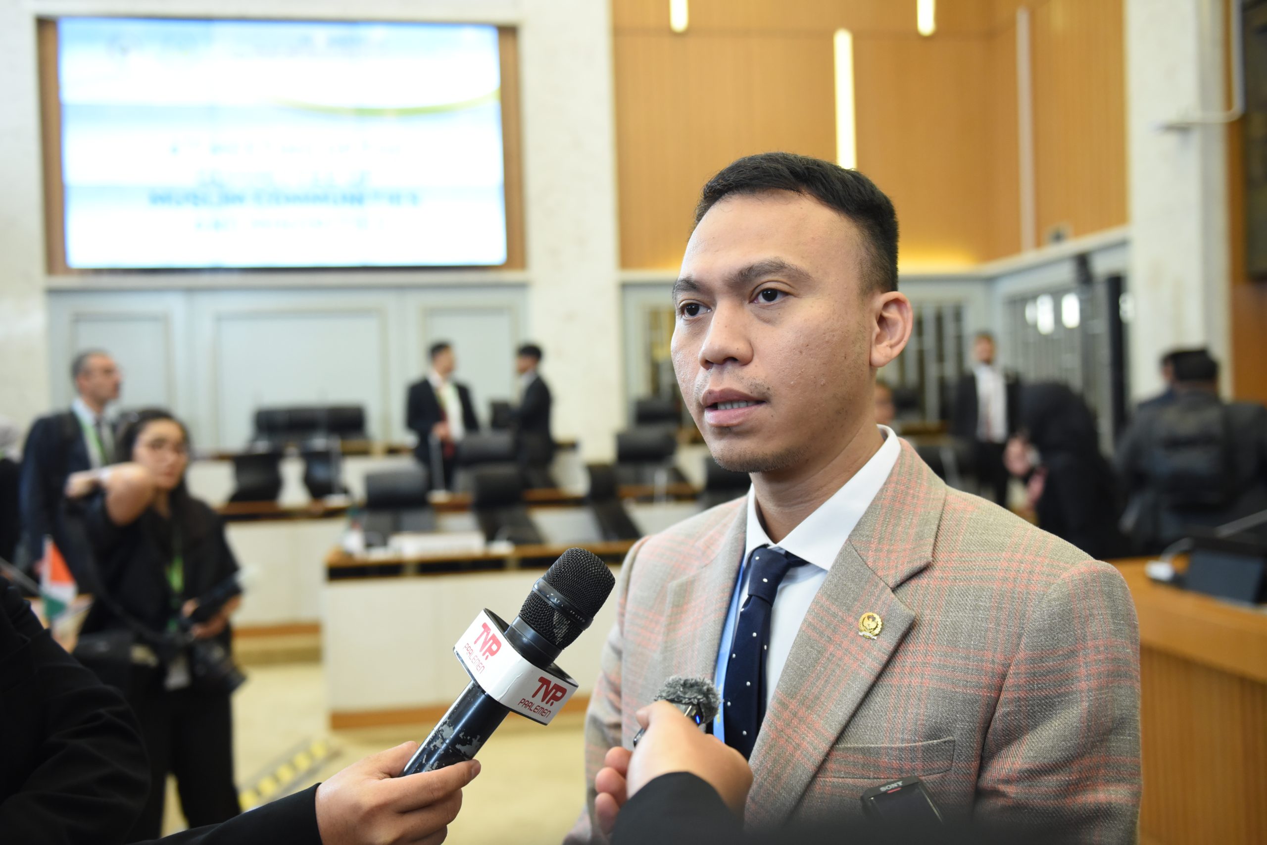 Wakil Ketua Badan Kerja Sama Antar Parlemen (BKSAP) DPR RI, Husein Fadlulloh usai menghadiri 4th Meeting of the Committee of Muslim Communities and Minorities yang berlangsung di Gedung Nusantara, DPR RI, Senayan, Jakarta.Senin (12/5/2025). Foto : Jaka/Andri.