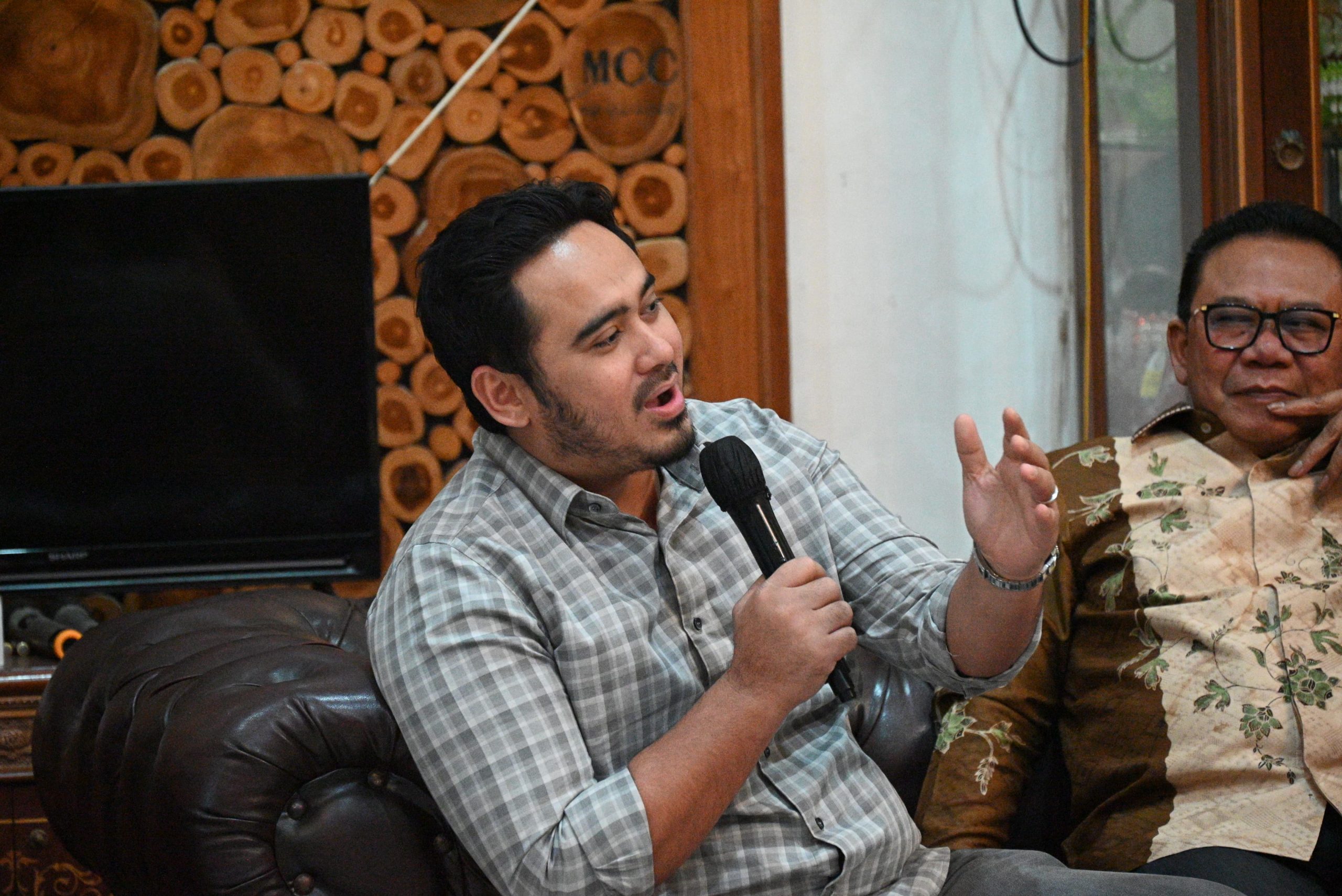 Anggota Komisi II DPR RI Ahmad Irawan saat mengikuti pertemuan dengan jajaran Pemkab dan BPN di Gedung Pendopo Pandeglang, Kamis (22/5/2025). Foto: Agung/vel.