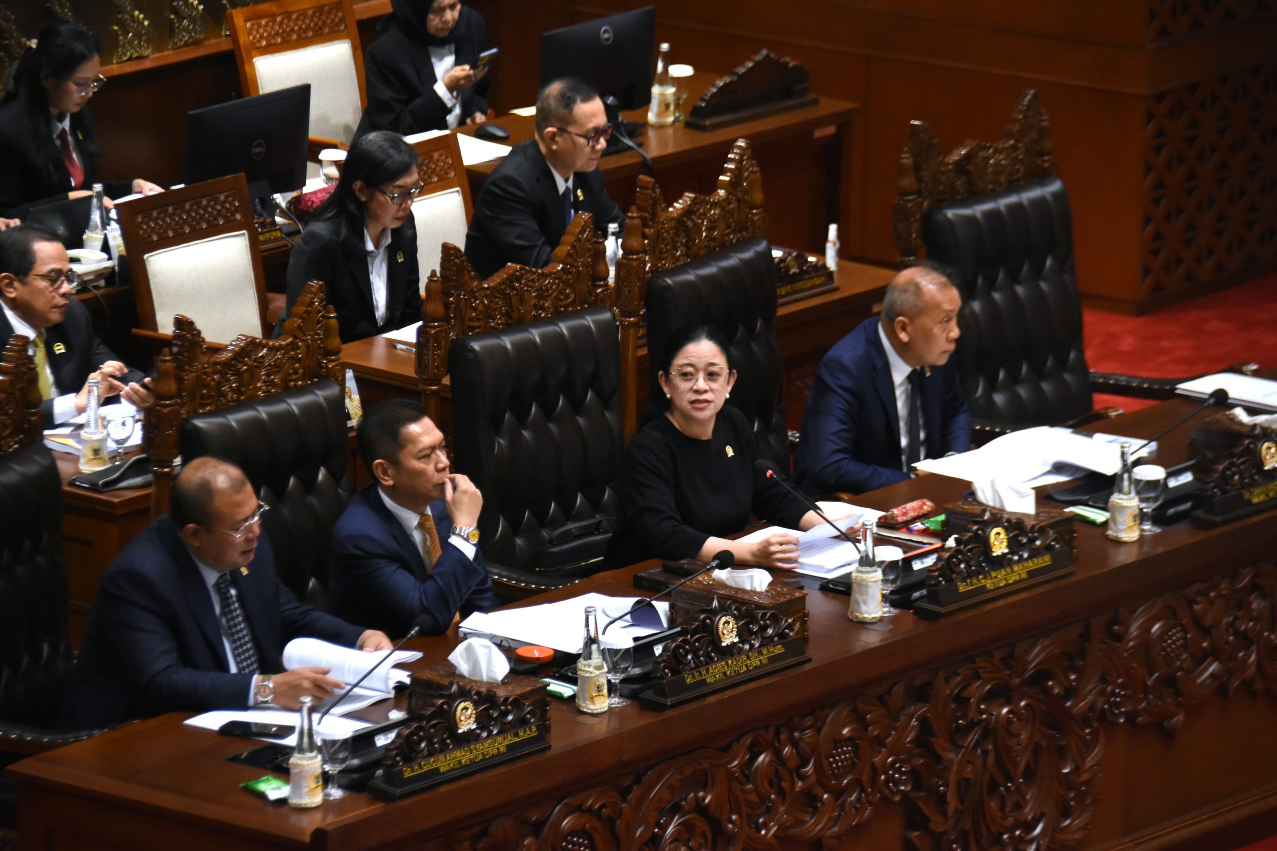 Ketua DPR RI Puan Maharani saat memimpin Rapat Paripurna DPR RI yang ke-18 Masa Persidangan III Tahun Sidang 2024-2025 di Gedung Nusantara II, Kompleks Parlemen, Senayan, Jakarta, Selasa (20/5/2025). Foto: Runi/vel.