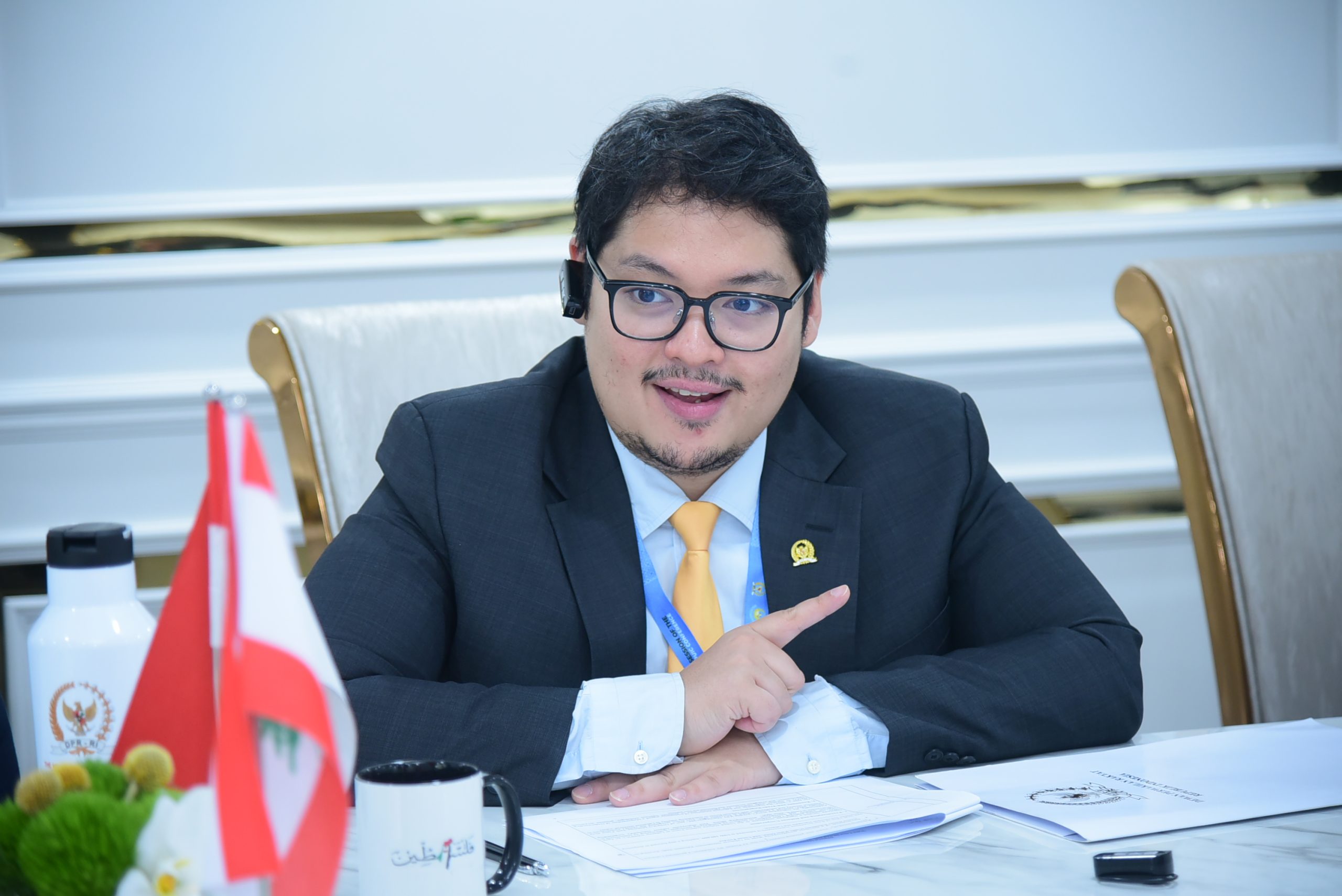 Wakil Ketua Badan Kerja Sama Antar-Parlemen (BKSAP) DPR RI, Ravindra Airlangga saat pertemuan bilateral BKSAP dengan Delegasi Parlemen Lebanon di Gedung Nusantara DPR RI, Senayan, Jakarta, Rabu (14/5/2025). Foto : Oji/Andri.