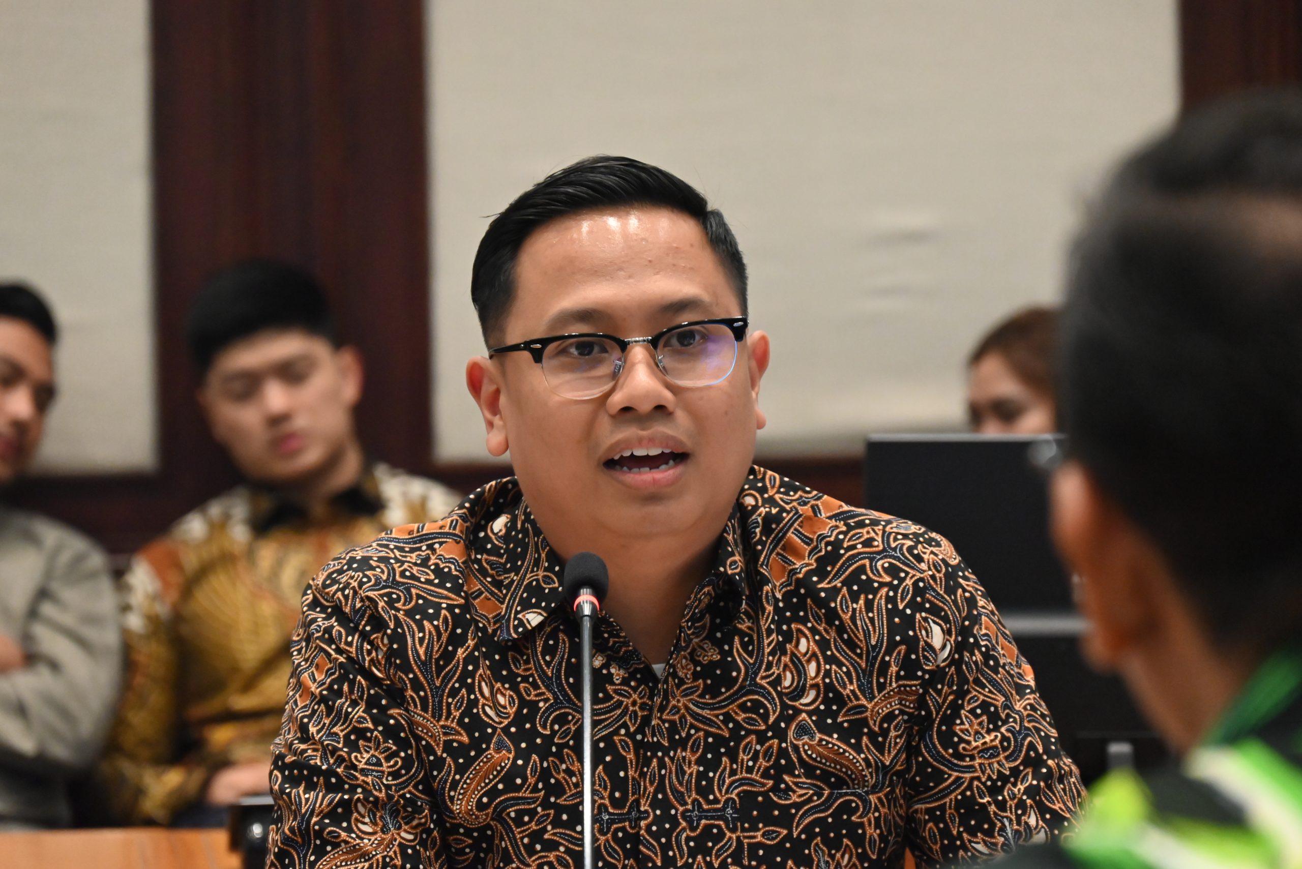 Wakil Ketua BKSAP DPR RI, Bramantyo Suwondo, meninjau kesiapan dan perkembangan penyusunan Rencana Aksi (Renaksi) keterbukaan dalam kerangka Open Government Partnership (OGP) local di Bandung, Selasa (29/4/2024). Foto: Singgih/vel.