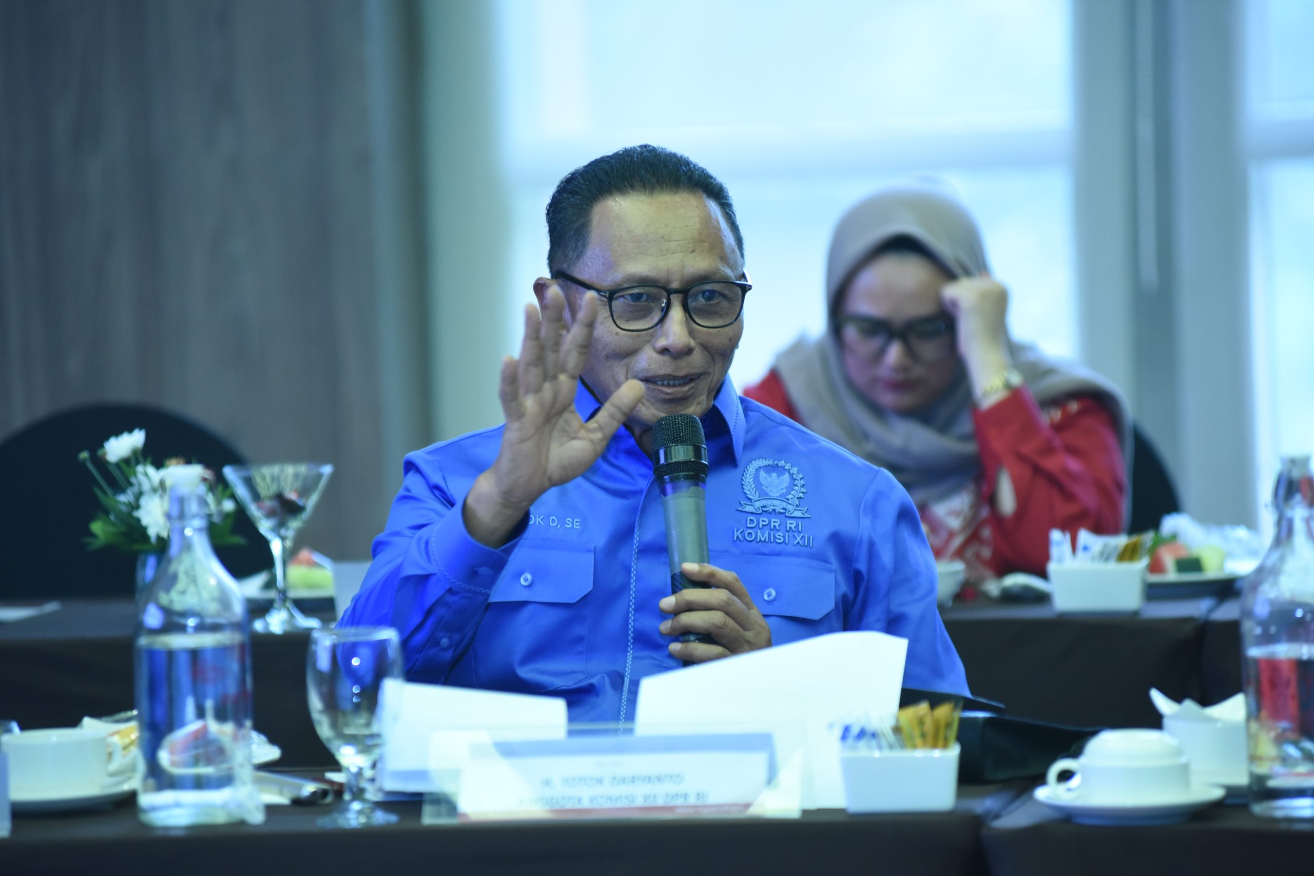 Anggota Komisi XII DPR RI Totok Daryanto saat mengikuti Kunjungan Kerja Panja Migas Komisi XII DPR ke PHE ONWJ Cirebon, Jawa Barat, Kamis (8/5/2025). Foto: Jaka/vel.