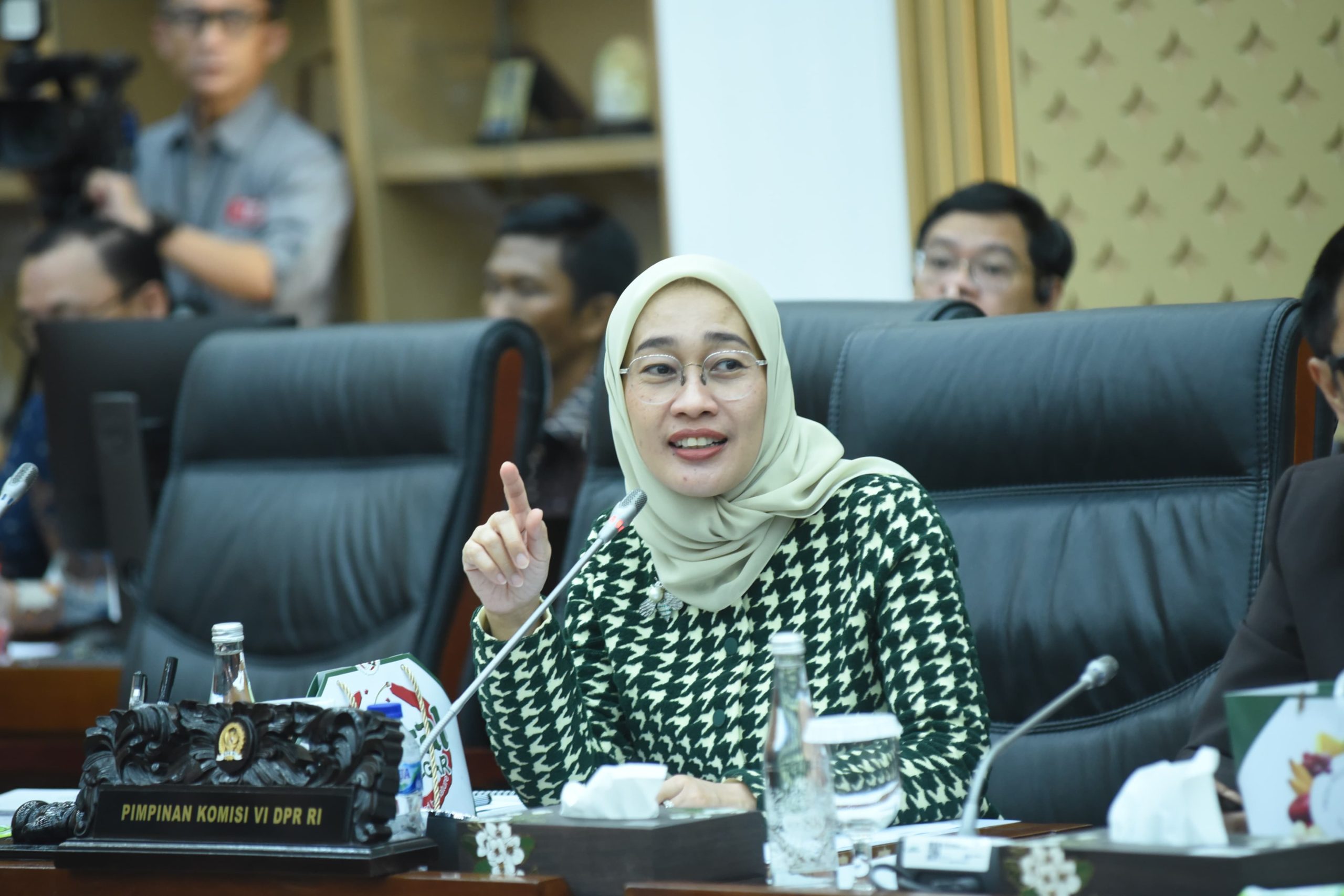 Ketua Komisi VI DPR RI Anggia Erma Rini saat Rapat Kerja bersama Menteri Perdagangan dan Menteri BUMN di Ruang Rapat Komisi VI, Gedung Nusantara I DPR RI, Senayan, Jakarta, Selasa (20/5/2025). Foto: Jaka/vel.