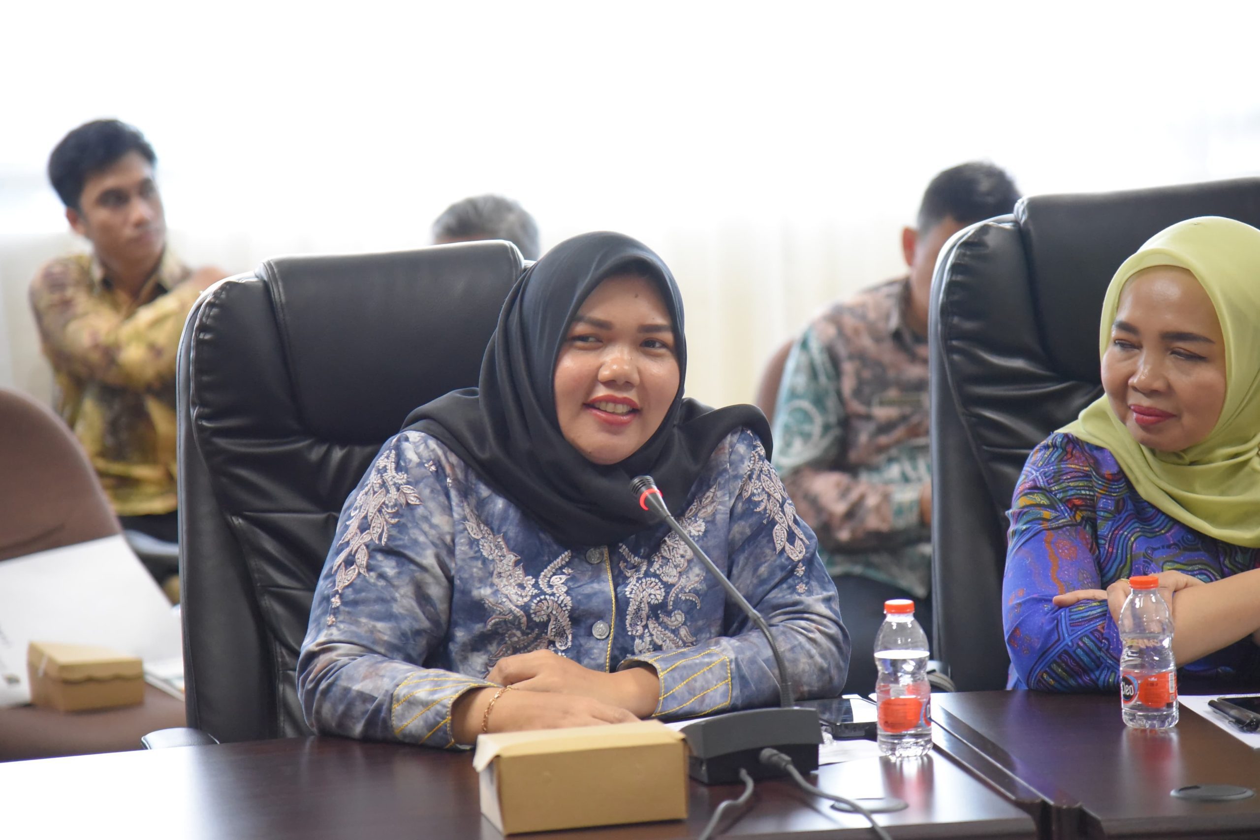 Anggota BURT DPR RI Mariana, saat kunjungan kerja dalam rangka pengawasan terhadap fasilitas dan pelayanan kesehatan bagi anggota dewan ke Rumah Sakit Umum Daerah (RSUD) Ulin, Kota Banjarmasin, Kalimantan Selatan, Selasa (13/5/2025). Foto: Rizki/vel.