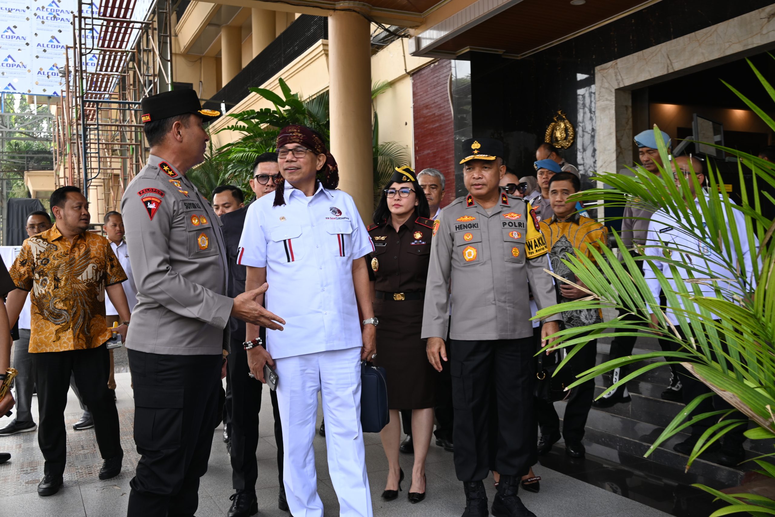 Anggota Komisi III DPR RI, Hinca I. P. Panjaitan, saat kunjungan kerja spesifik Komisi III DPR RI ke Serang, Banten, Selasa (29/4/2025). Foto: Yasmin/vel.