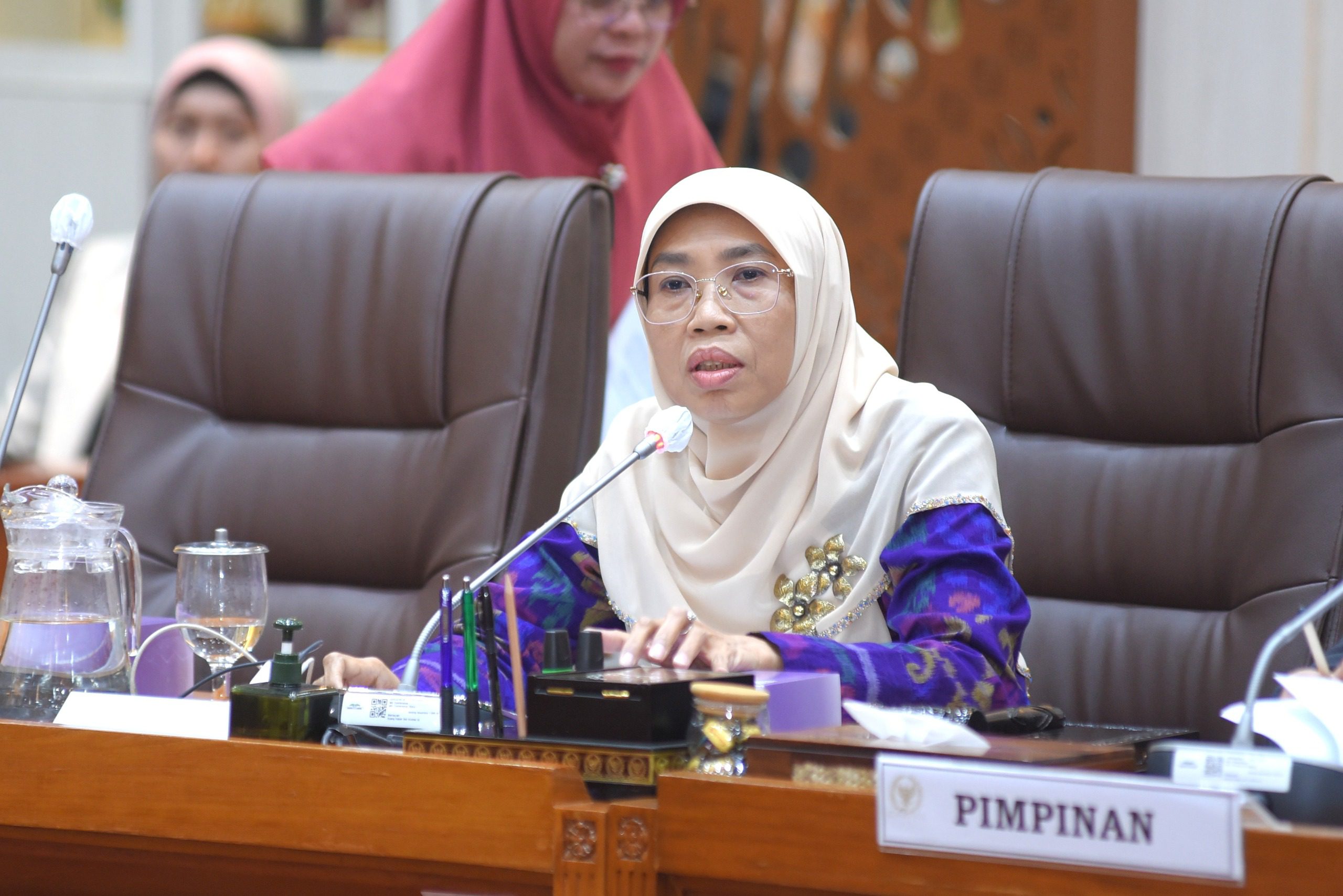 Anggota Komisi IX DPR RI Netty Prestyani Aher saat mengikuti Rapat Dengar Pendapat Umum (RDPU) Komisi IX DPR RI dengan IDAI di Gedung Nusantara I, DPR RI, Senayan, Jakarta, Kamis (14/5/2025). Foto : Geraldi/Andri.