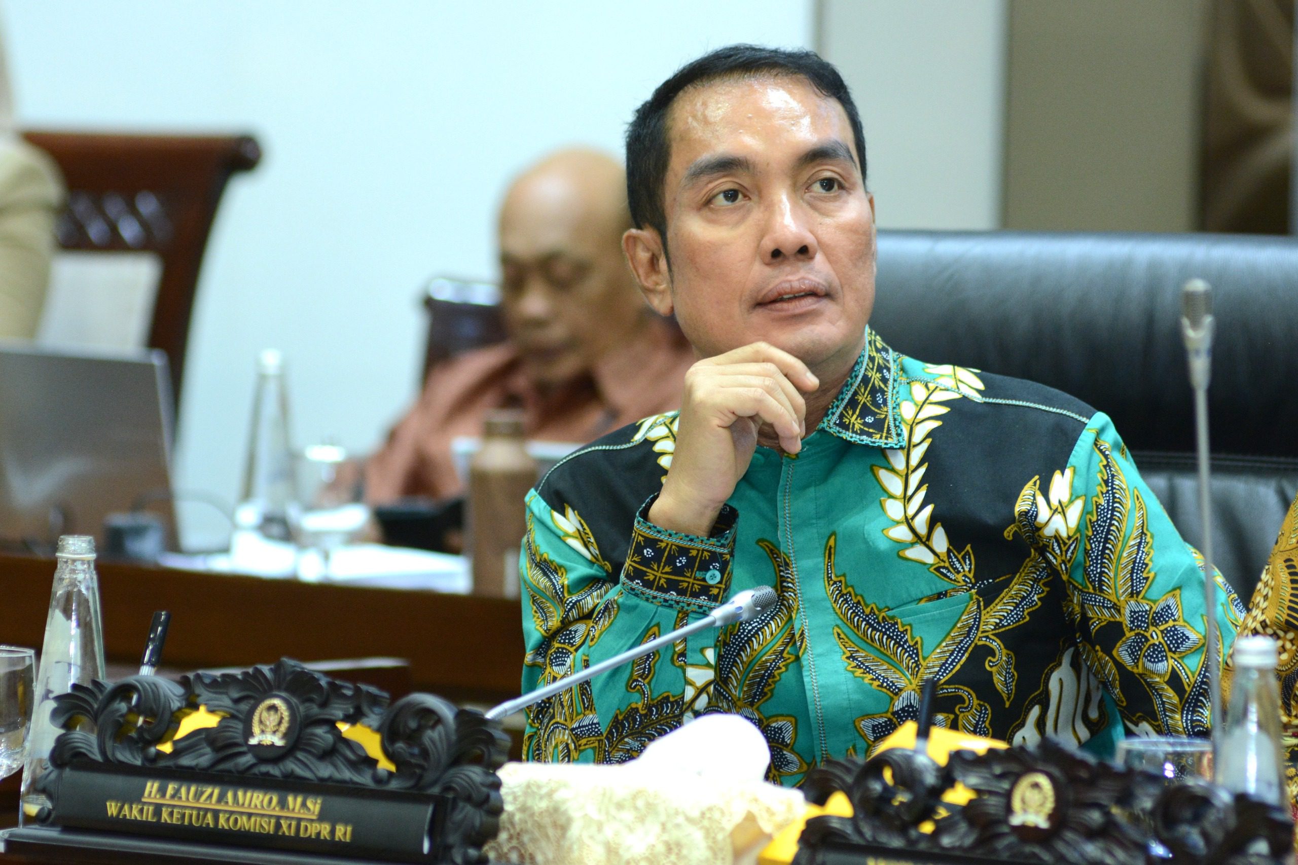 Wakil Ketua Komisi XI DPR RI Fauzi Amro dalam rapat bersama mitra kerja pemerintah, Senin (19/5/2025). Foto : Geraldi/Andri.