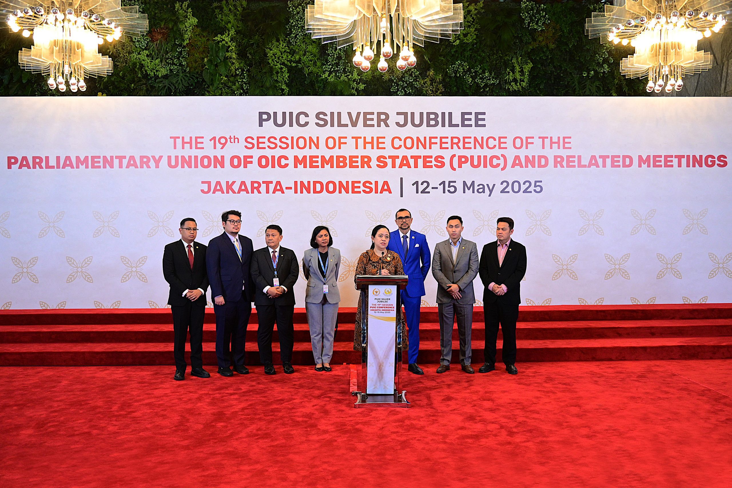 Ketua DPR RI Dr. (H.C.) Puan Maharani dalam konferensi pers penutupan Sidang ke-19 Parliamentary Union of the OIC Member States (PUIC) yang digelar di Gedung Nusantara, Kompleks Parlemen, Senayan, Jakarta, Kamis (15/5/2025). Foto : Farhan/Andri.
