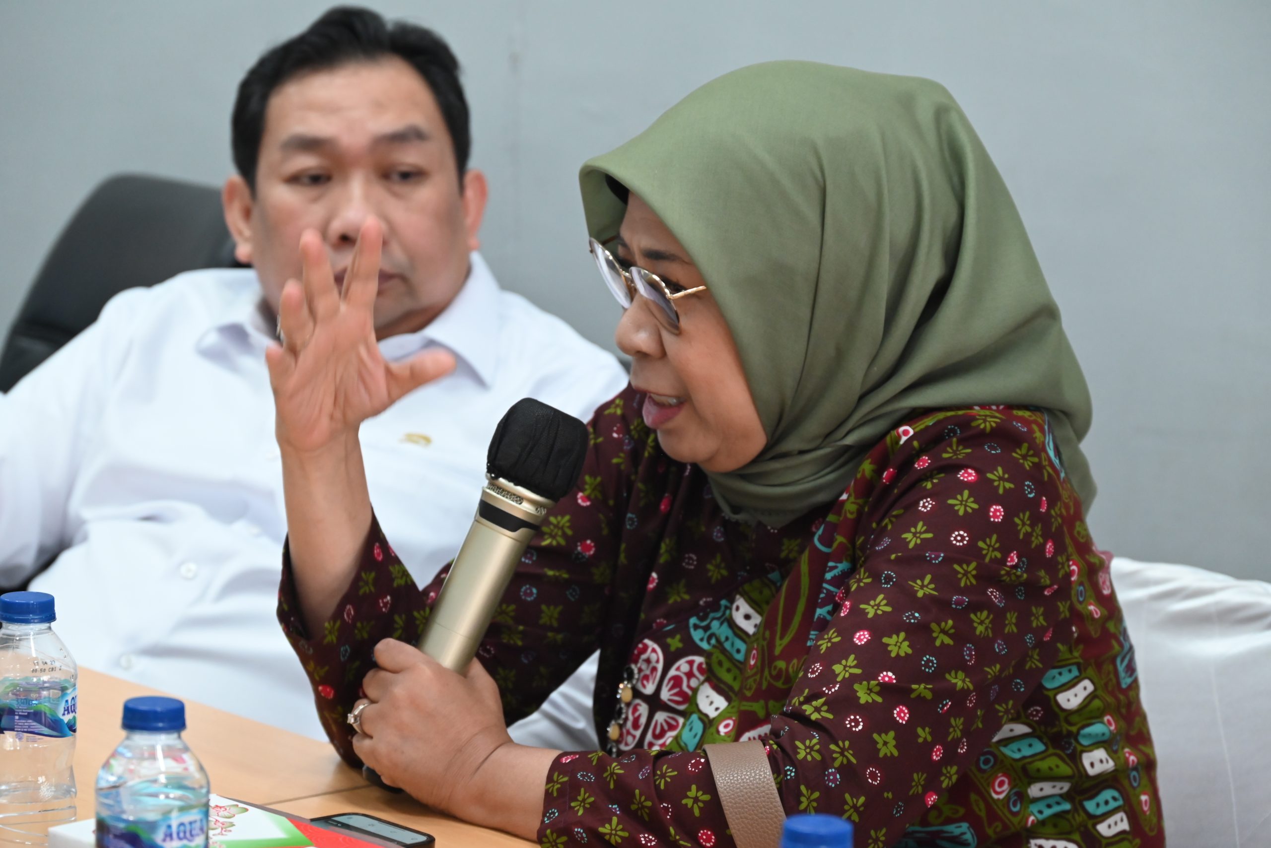 Anggota Komisi XI DPR RI, Andi Yuliani Paris saat Kunjungan Kerja Spesifik Komisi XI ke Kabupaten Tangerang, Banten, Jumat (16/5/2025). Foto : Naden/Andri.