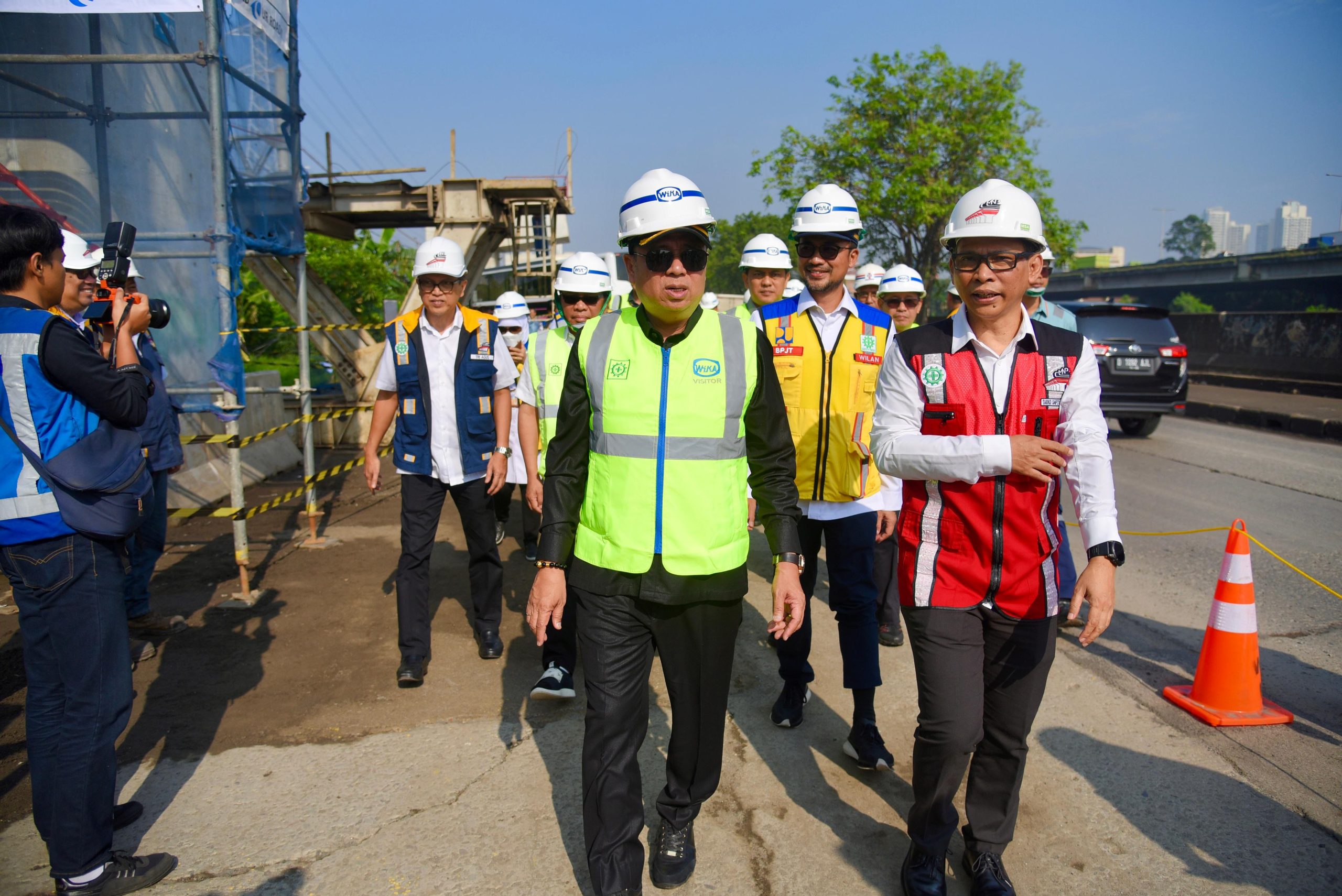 Ketua Komisi V DPR RI Lasarus, saat memimpin kunjungan kerja spesifik ke sejumlah ruas jalan tol strategis di wilayah Jakarta dan Tangerang, Kamis (26/6/2025). Foto: Bunga/vel.