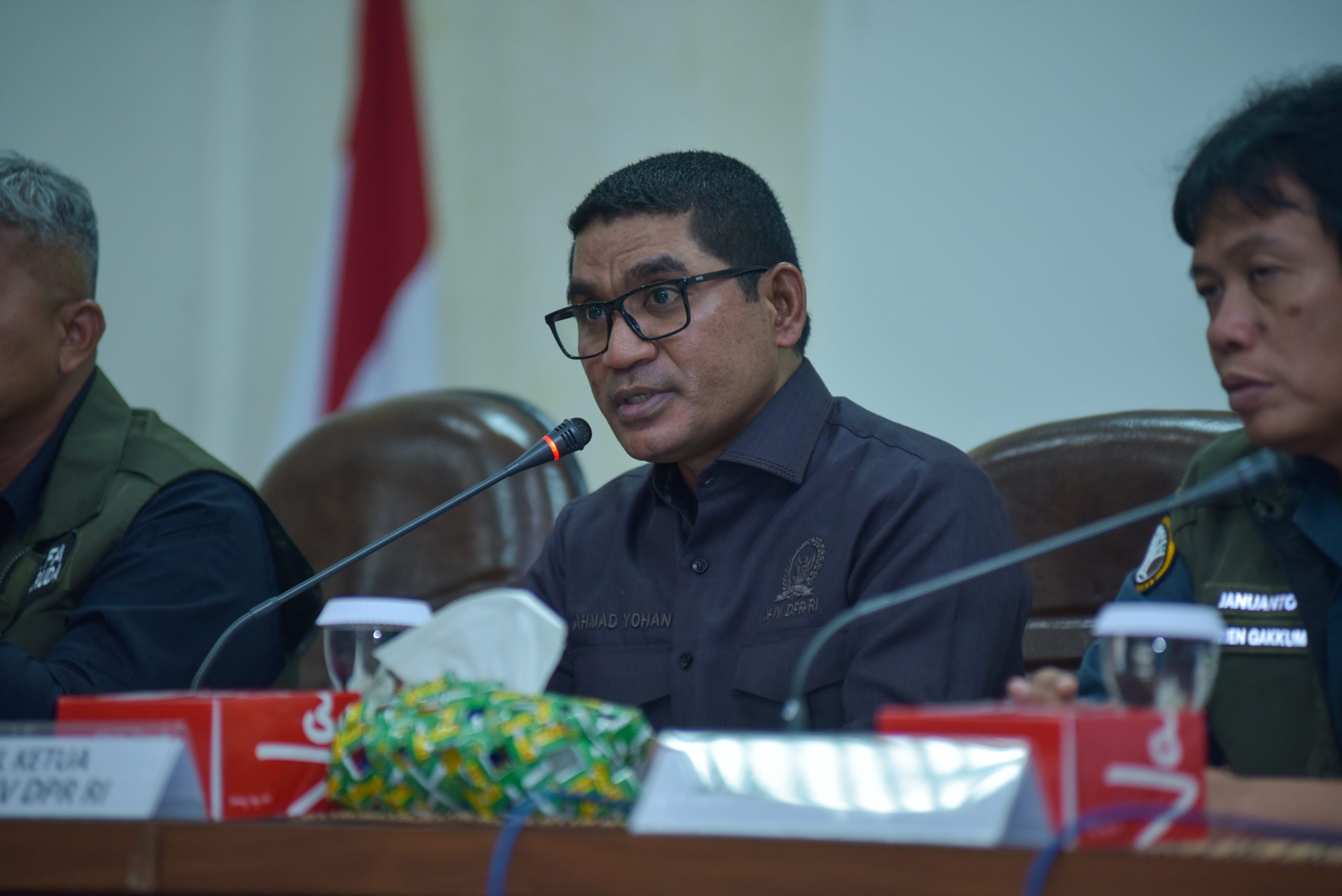 Wakil Ketua Komisi IV DPR RI, Ahmad Yohan, saat memimpin pertemuan kunjungan reses Komisi IV DPR RI di Pekanbaru, Riau, jumat (20/6/2025). Foto: Eno/vel.