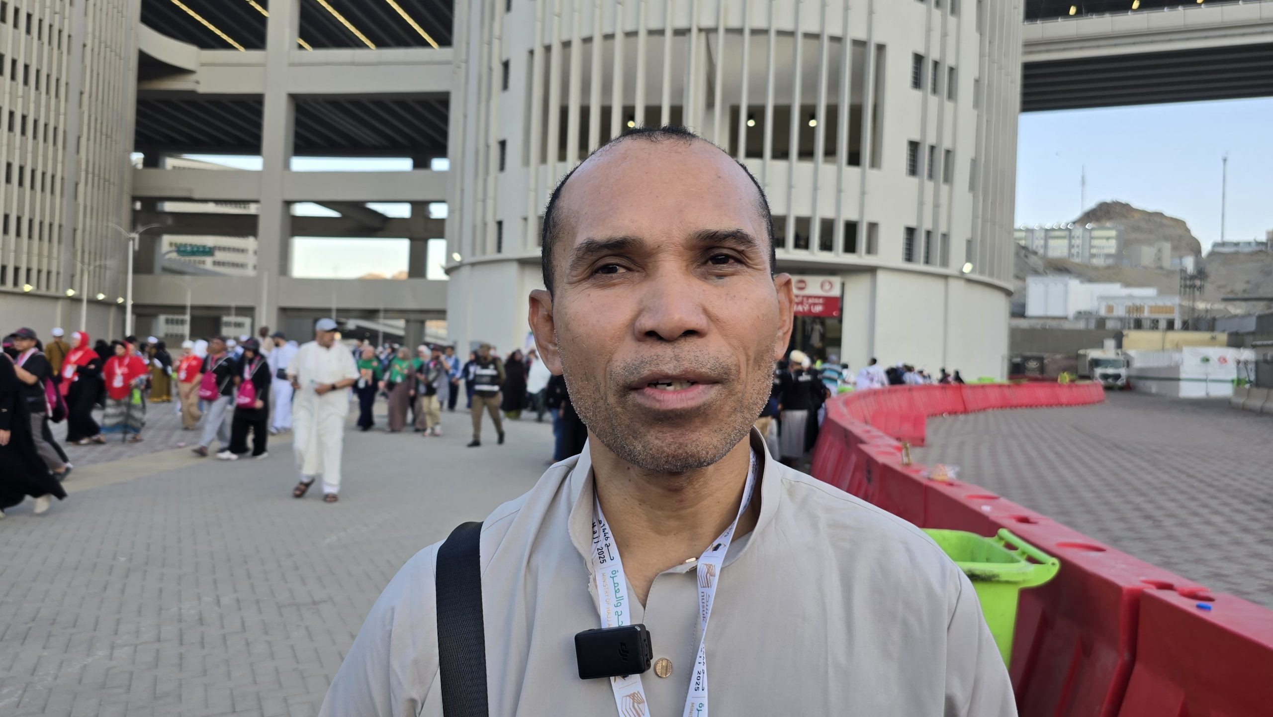 Anggota Komisi VIII DPR RI, Alimudin Kolatlena, saat ditemui Parlementaria dalam pemantauan ibadah haji di Makkah, Sabtu (7/6/2025). Foto: rdn/vel.