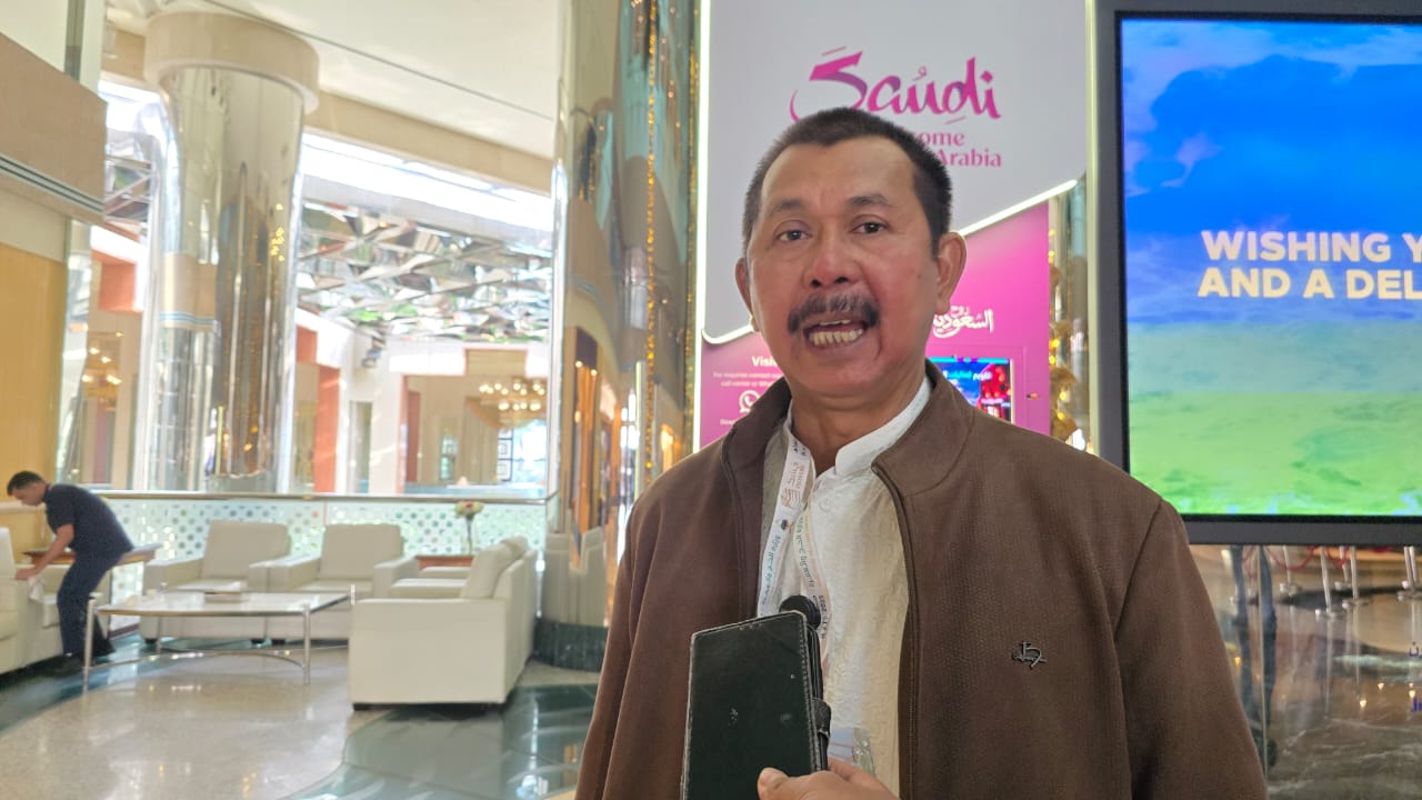Anggota Tim Pengawas (Timwas) Haji DPR RI Sriyanto Saputro, saat ditemui Parlementaria dalam pemantauan ibadah haji di Makkah, Arab Saudi, Minggu (15/6/2025). Foto: rdn/vel.