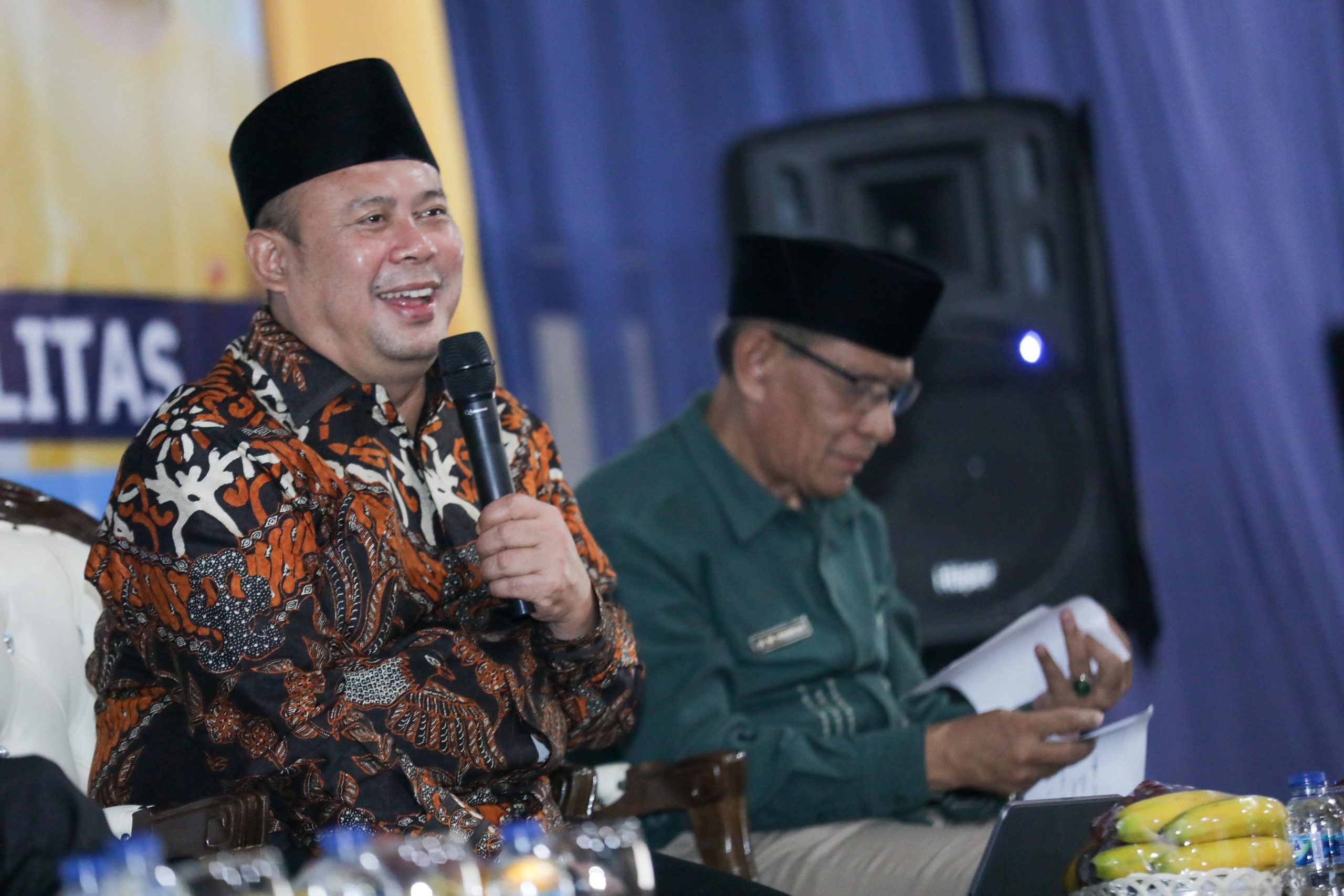 Wakil Ketua DPR RI, Cucun Ahmad Syamsurijal, saat melakukan kegiatan reses ke daerah pemilihan bersama perwakilan Kemendukbangga di Kabupaten Bandung, Jawa Barat, Jumat, (20/6/2025). Foto: Ubed/vel.