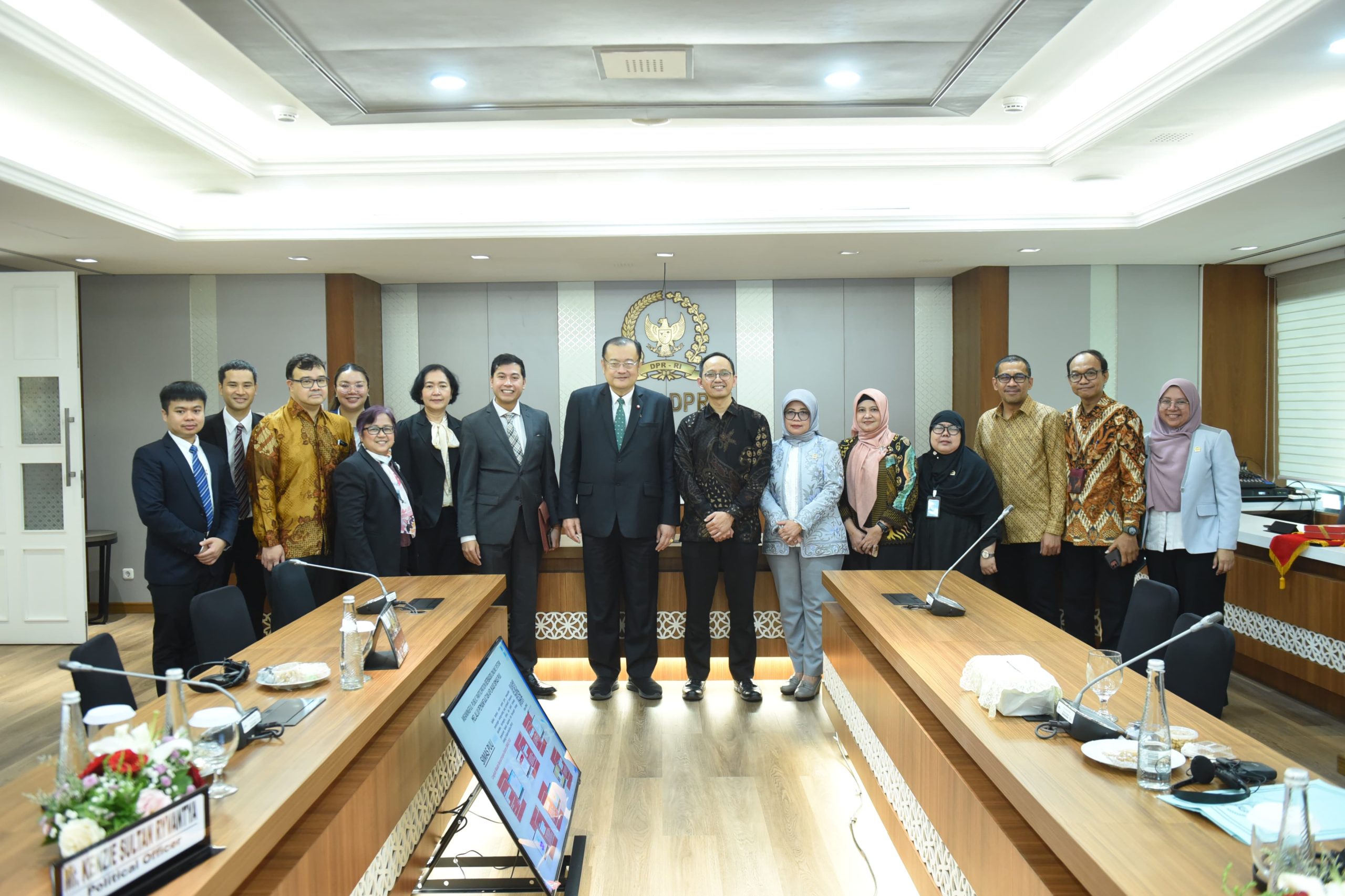 adan Kerja Sama Antar-Parlemen (BKSAP) DPR RI menerima kunjungan Delegasi Sekretariat Parlemen Thailand dalam forum courtesy call di Ruang Diplomasi BKSAP, Gedung Nusantara III, Jakarta, Kamis (19/6/2025). Foto: Jaka/vel.