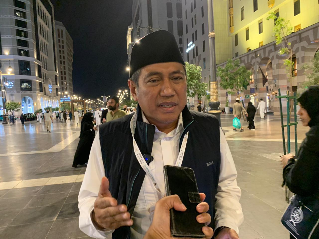 Anggota Tim Pengawas (Timwas) Haji DPR RI, Rokhmat Ardiyan, saat pengawasan ibadah haji di Madinah, Arab Saudi, Rabu (11/6/2025). Foto: rdn/vel.